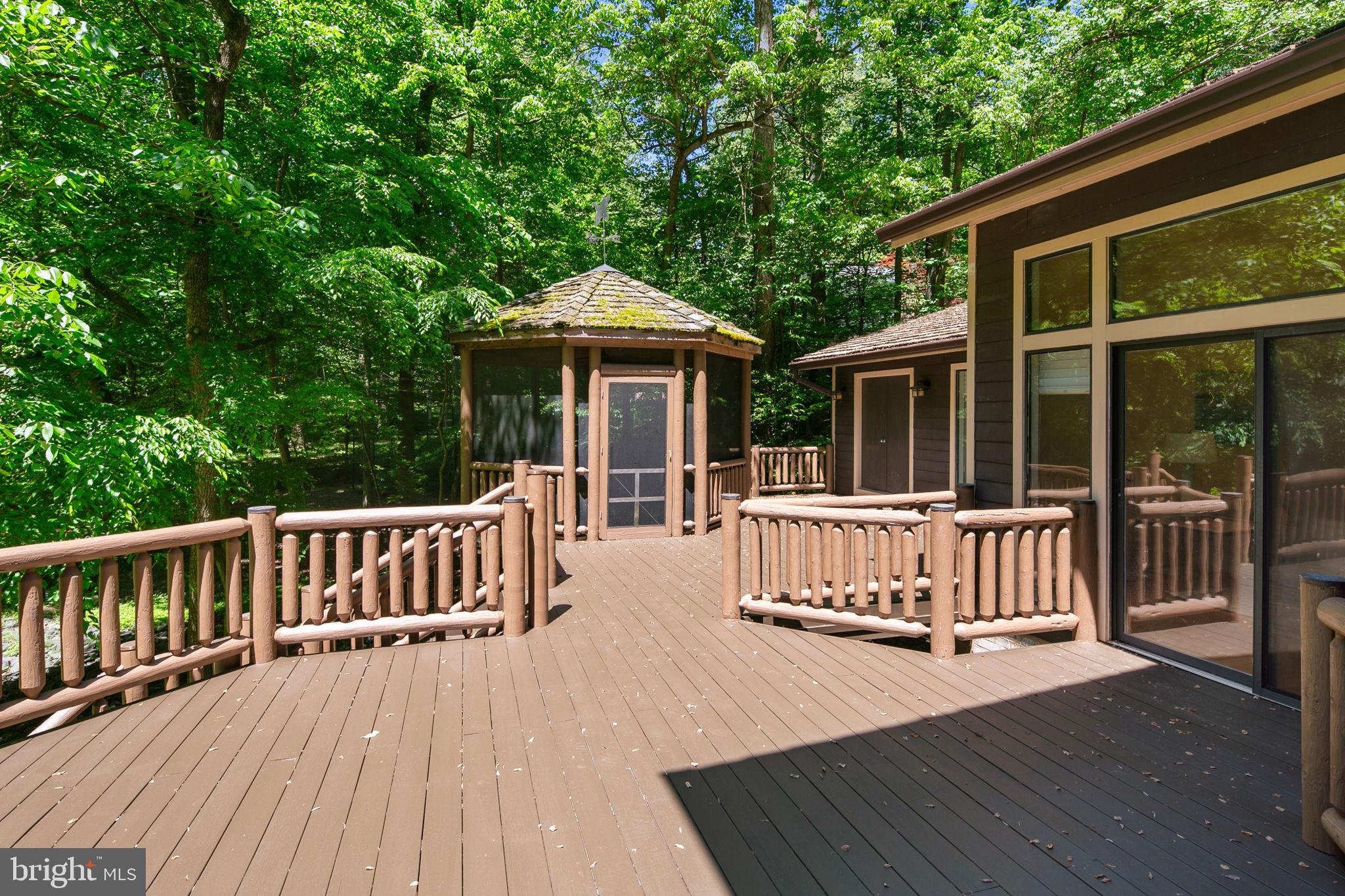 POTOMAC OUTSIDE - Residential