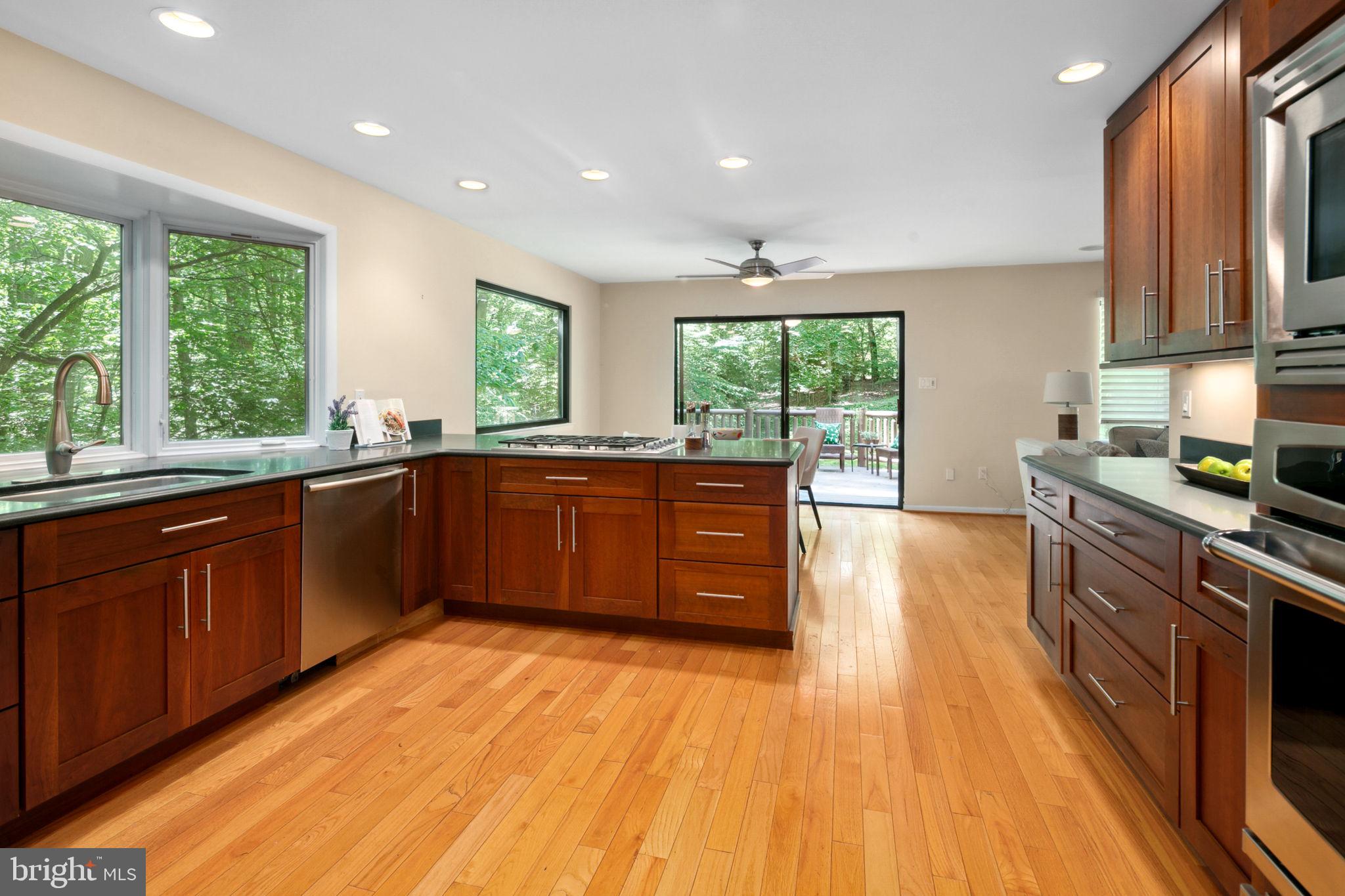 POTOMAC OUTSIDE - Residential