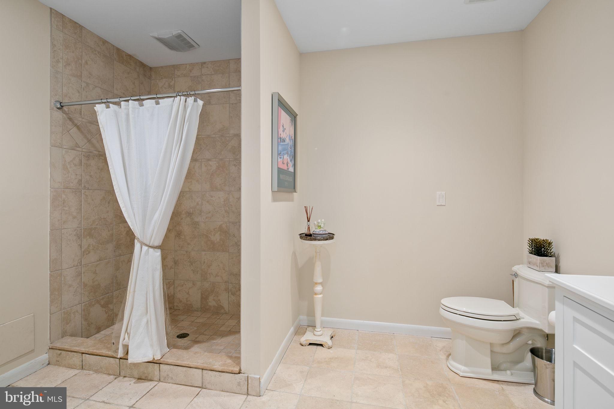 POTOMAC OUTSIDE - Residential