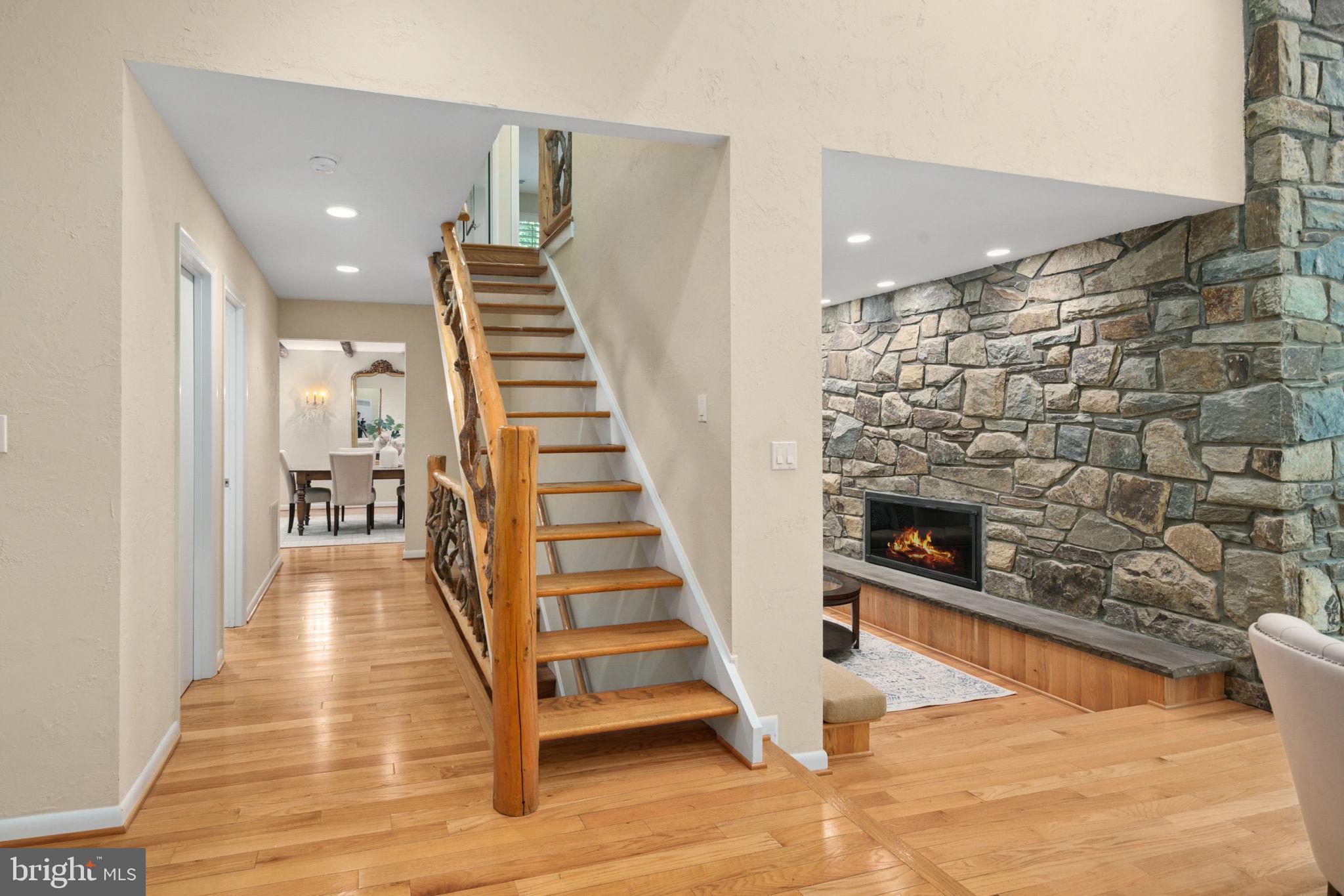 POTOMAC OUTSIDE - Residential