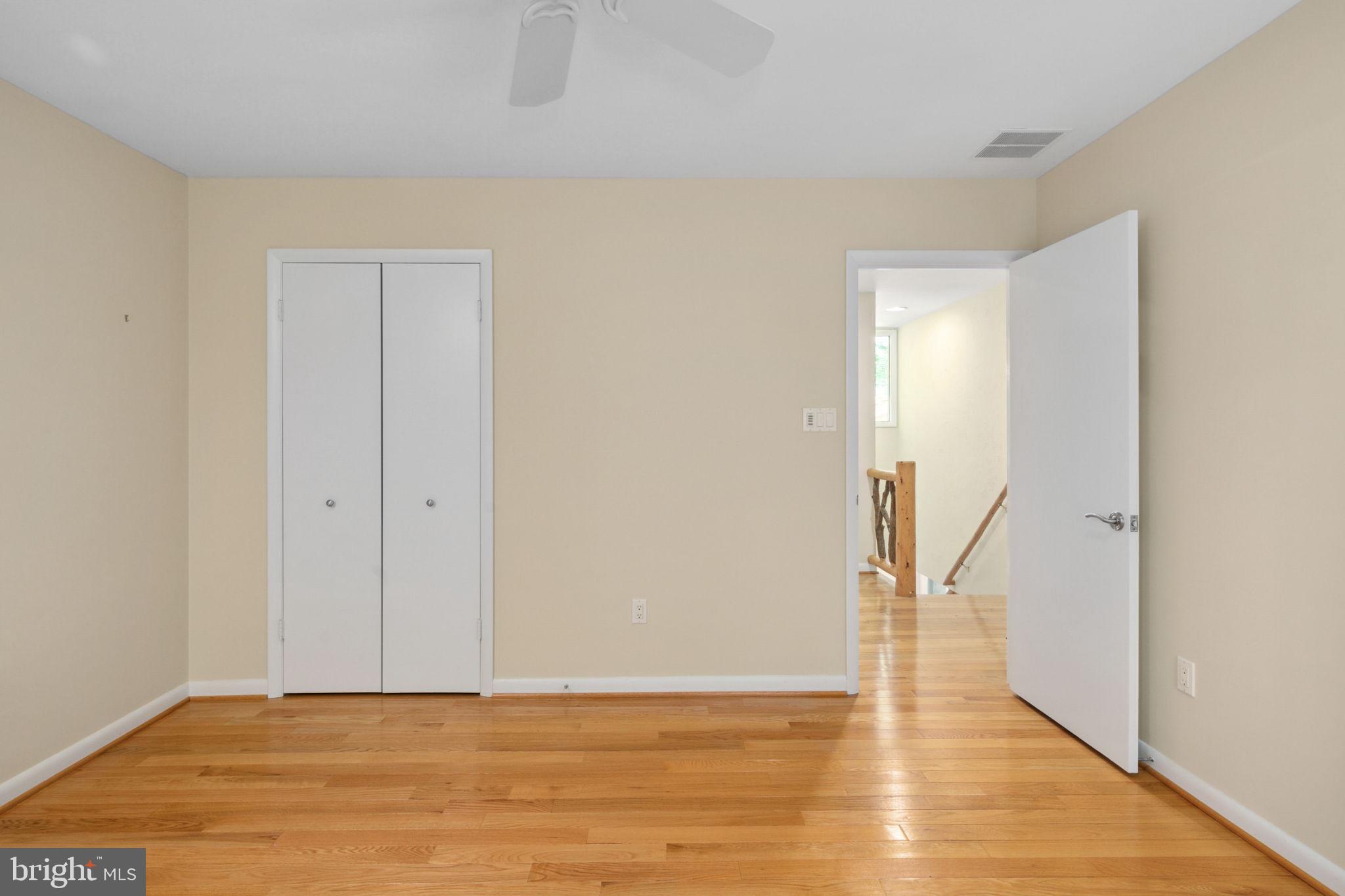 POTOMAC OUTSIDE - Residential