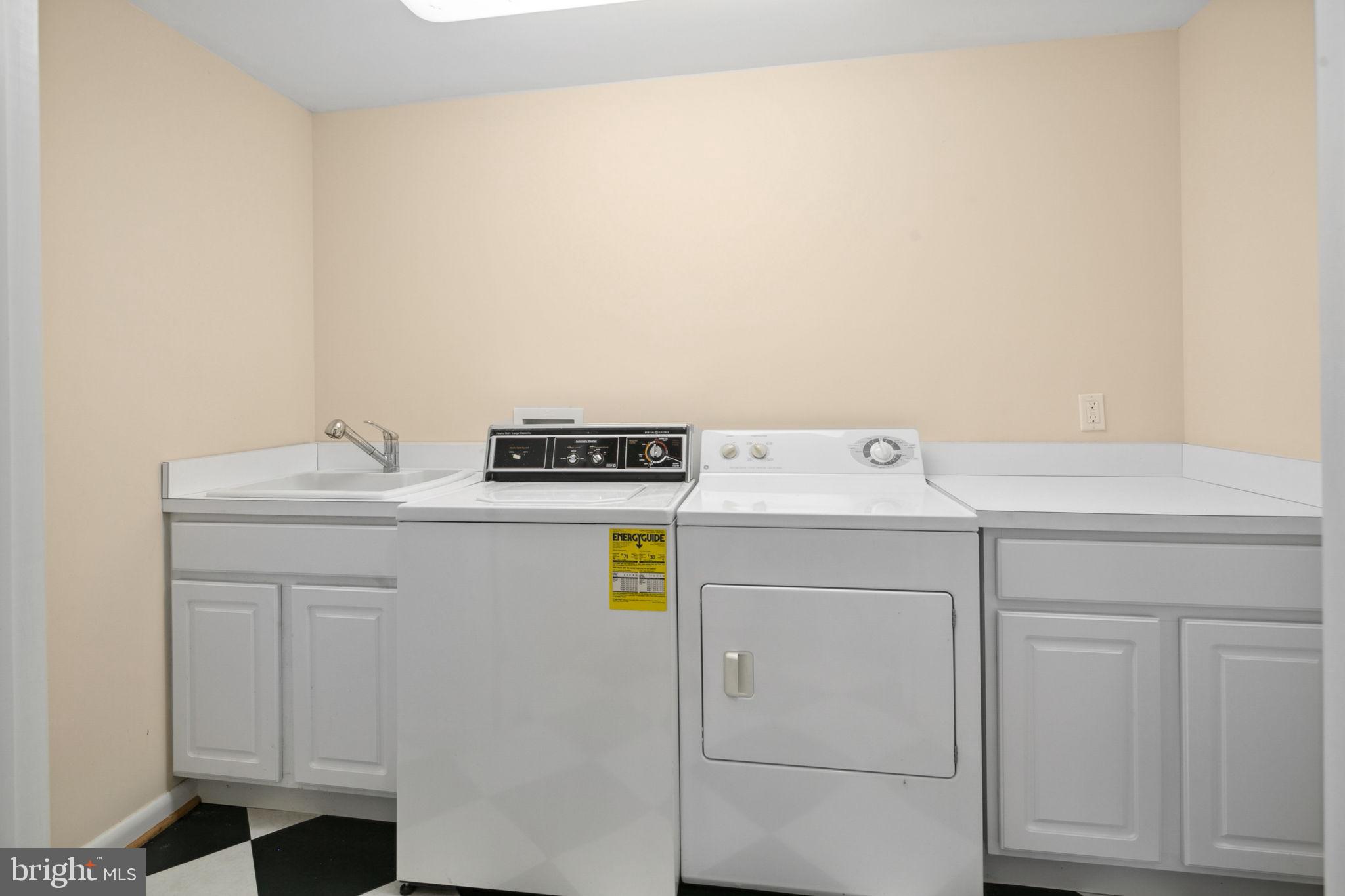 POTOMAC OUTSIDE - Residential