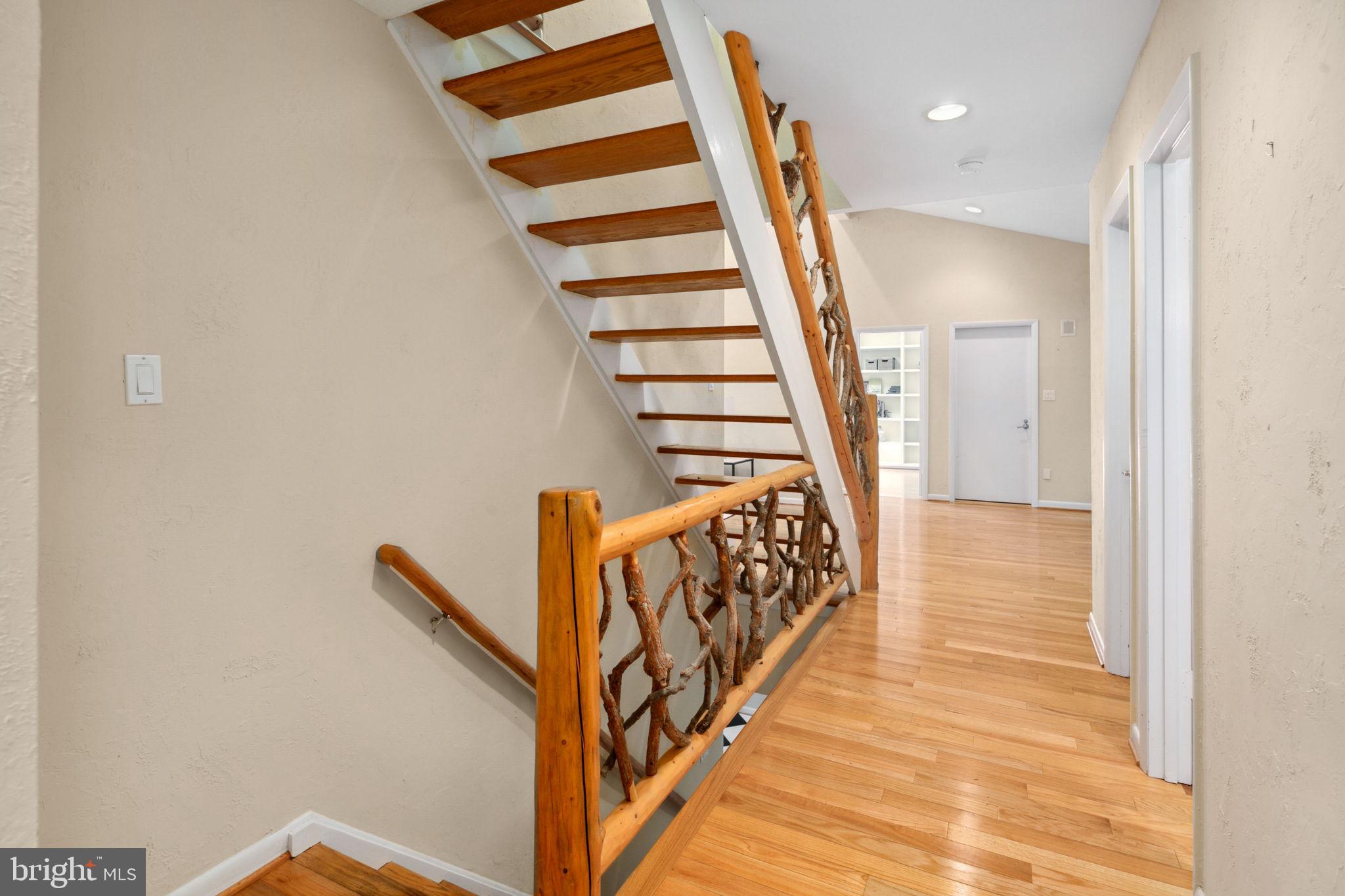 POTOMAC OUTSIDE - Residential