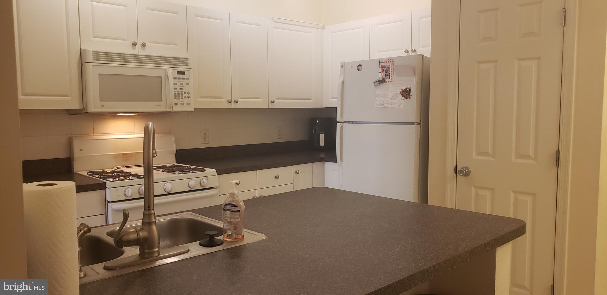 THE KENTLANDS - Residential Lease