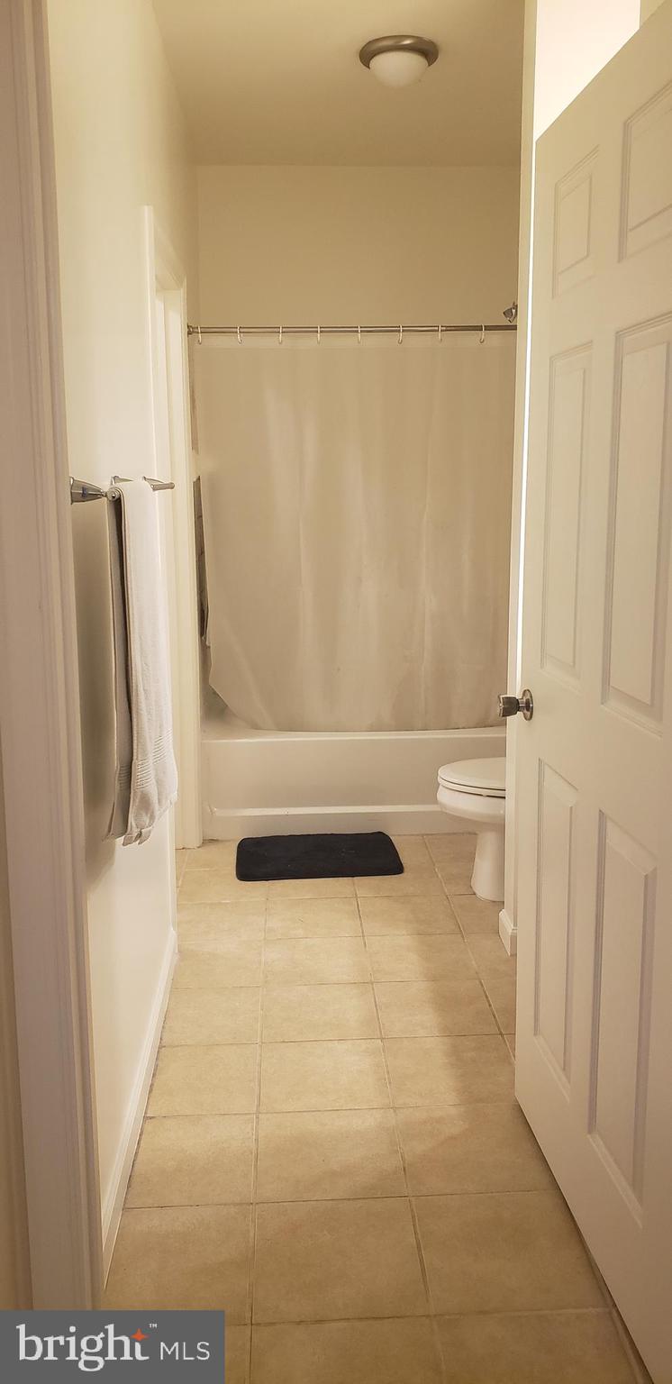 THE KENTLANDS - Residential Lease