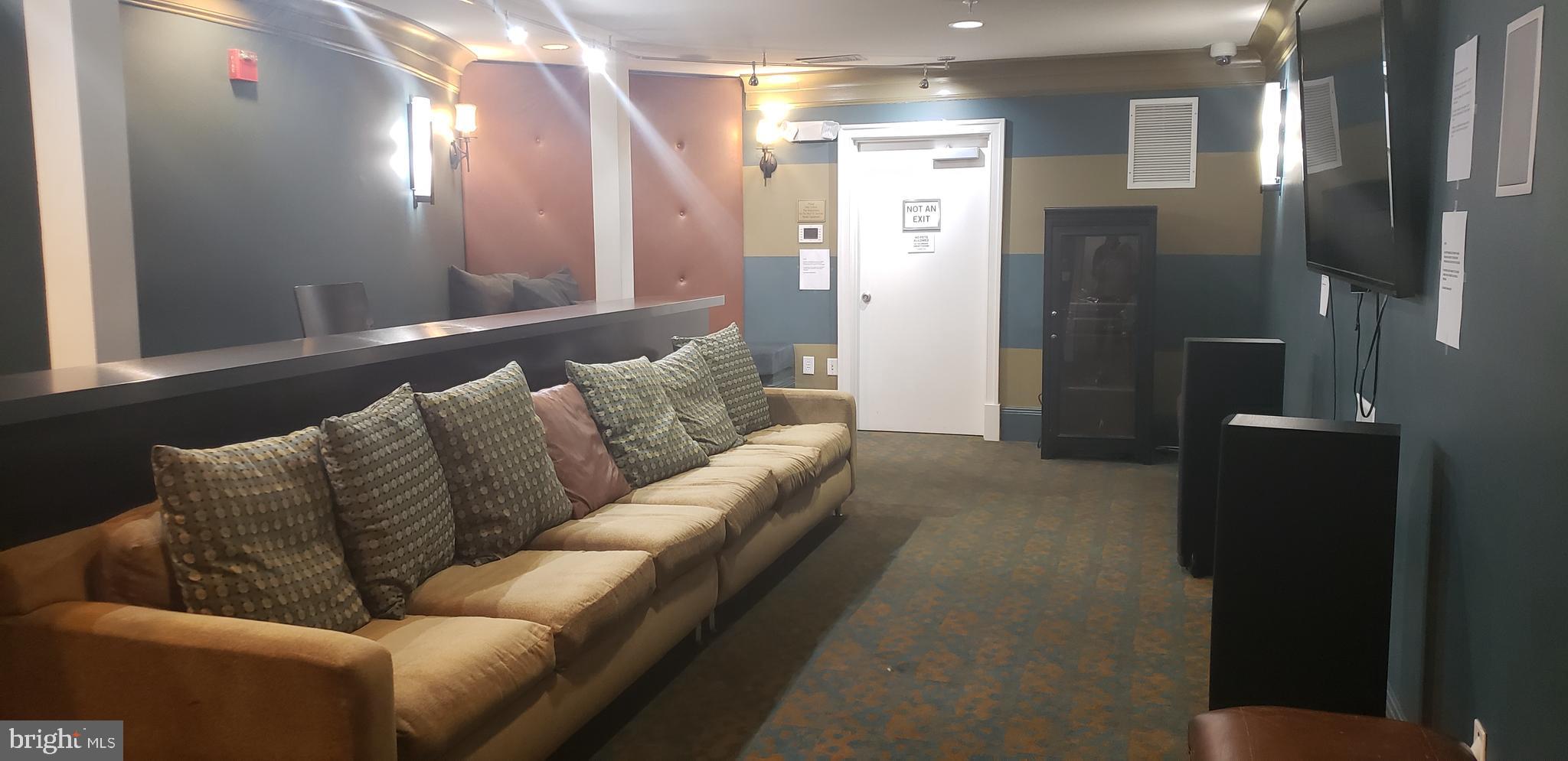 THE KENTLANDS - Residential Lease