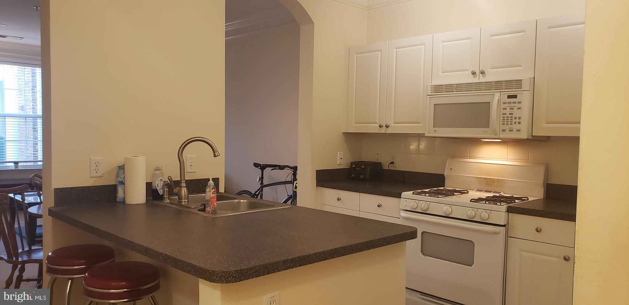 THE KENTLANDS - Residential Lease