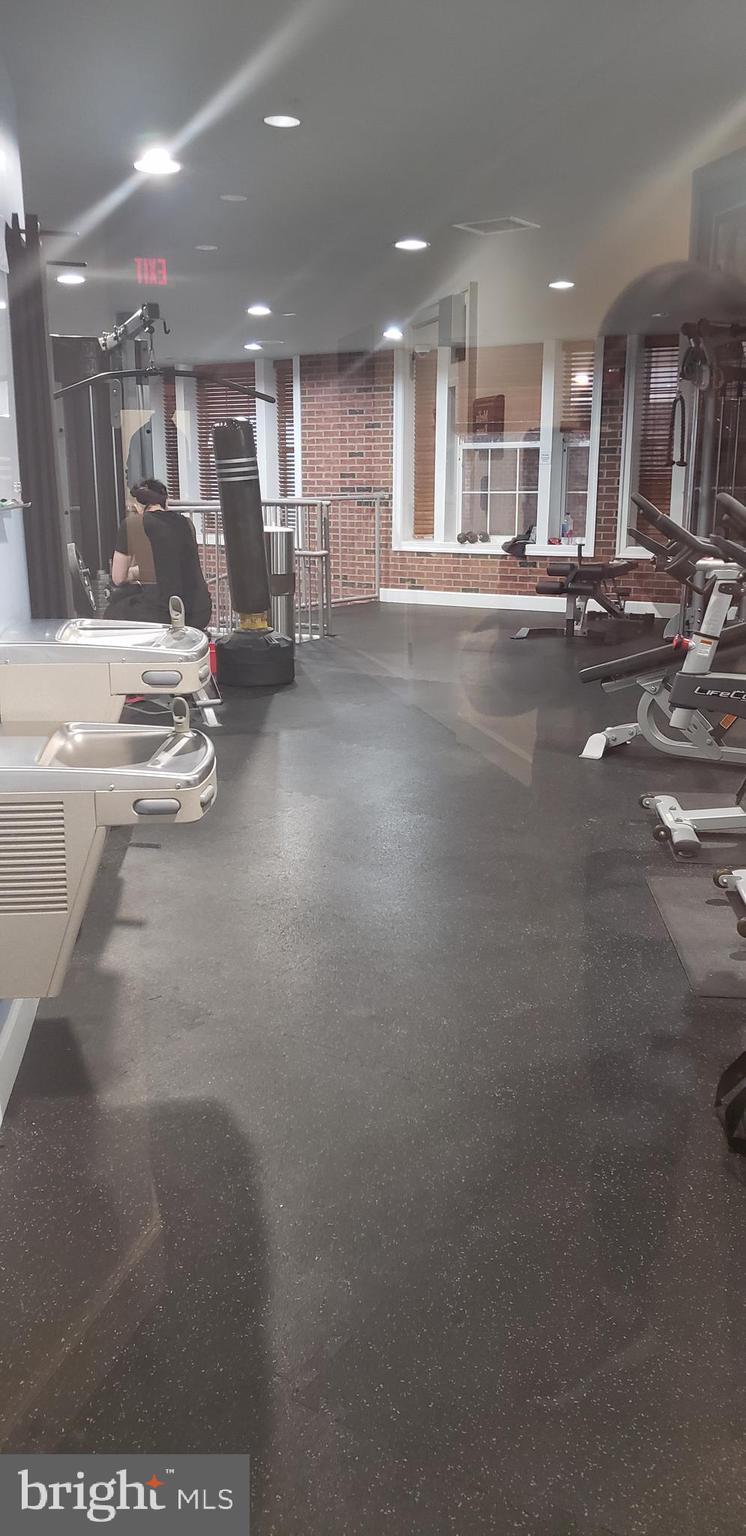 THE KENTLANDS - Residential Lease