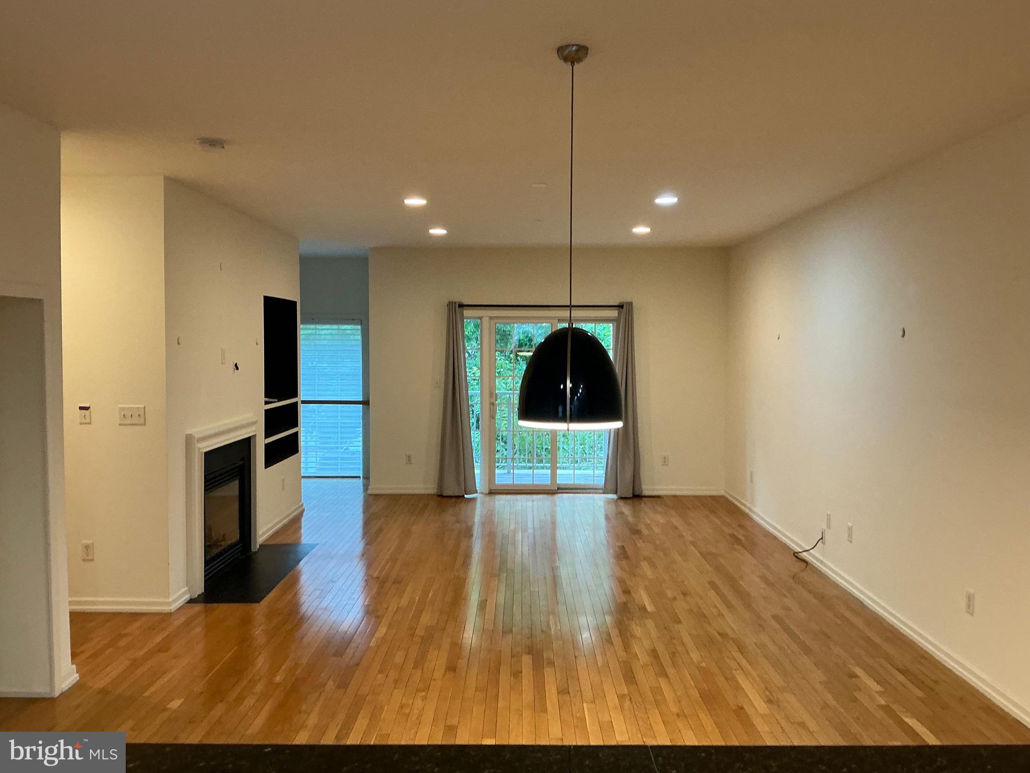 CHRISTINA LANDING - Residential