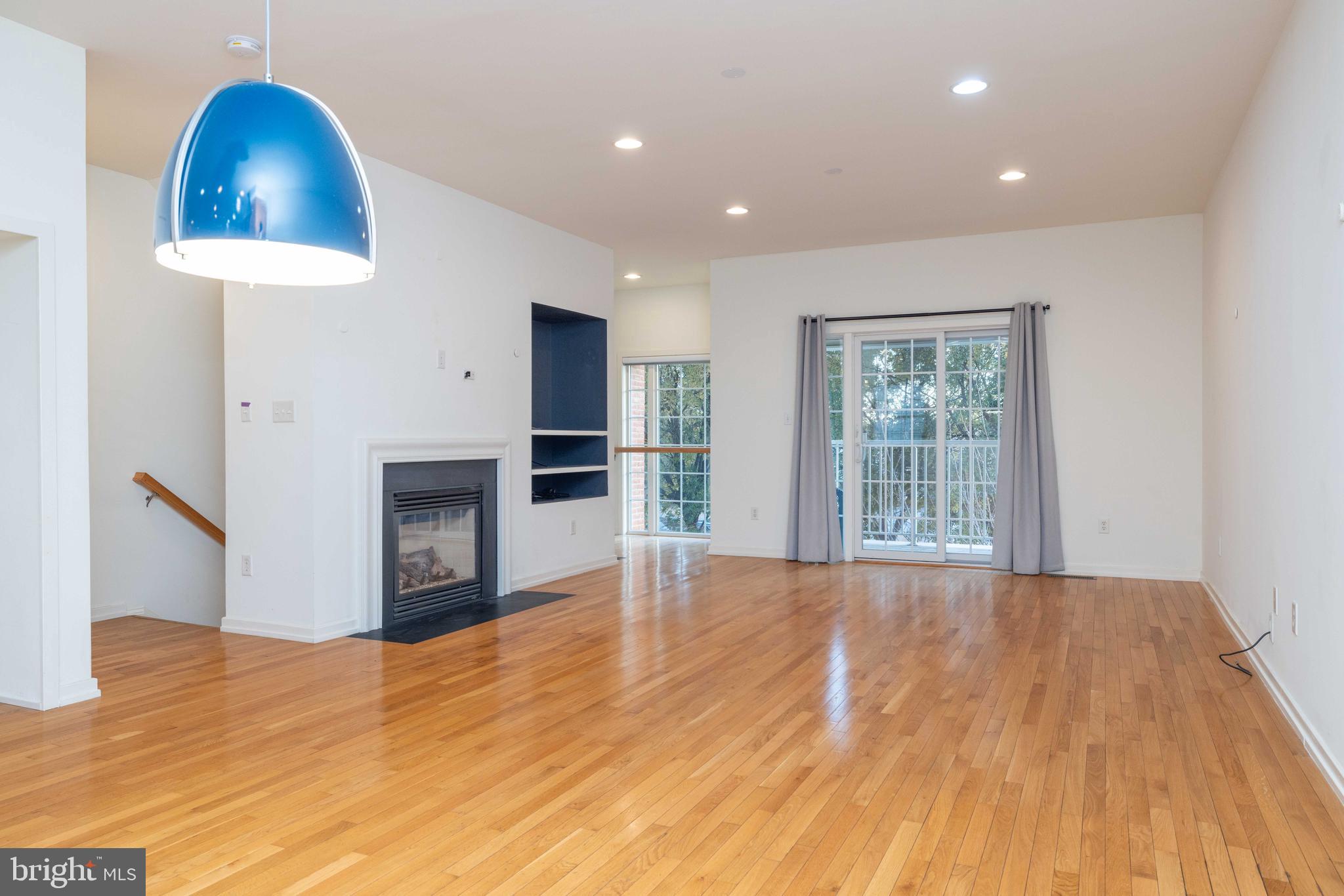 CHRISTINA LANDING - Residential