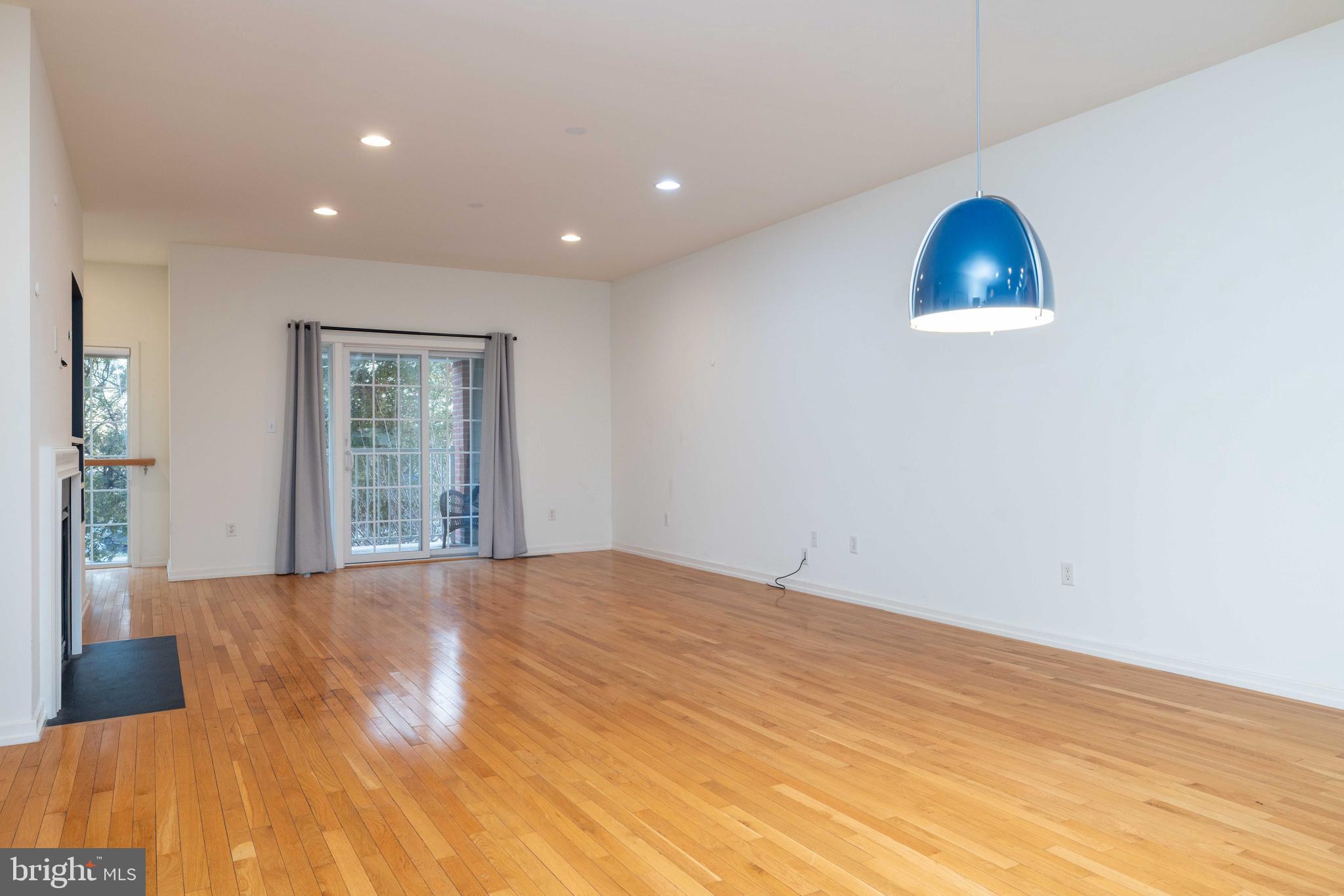 CHRISTINA LANDING - Residential