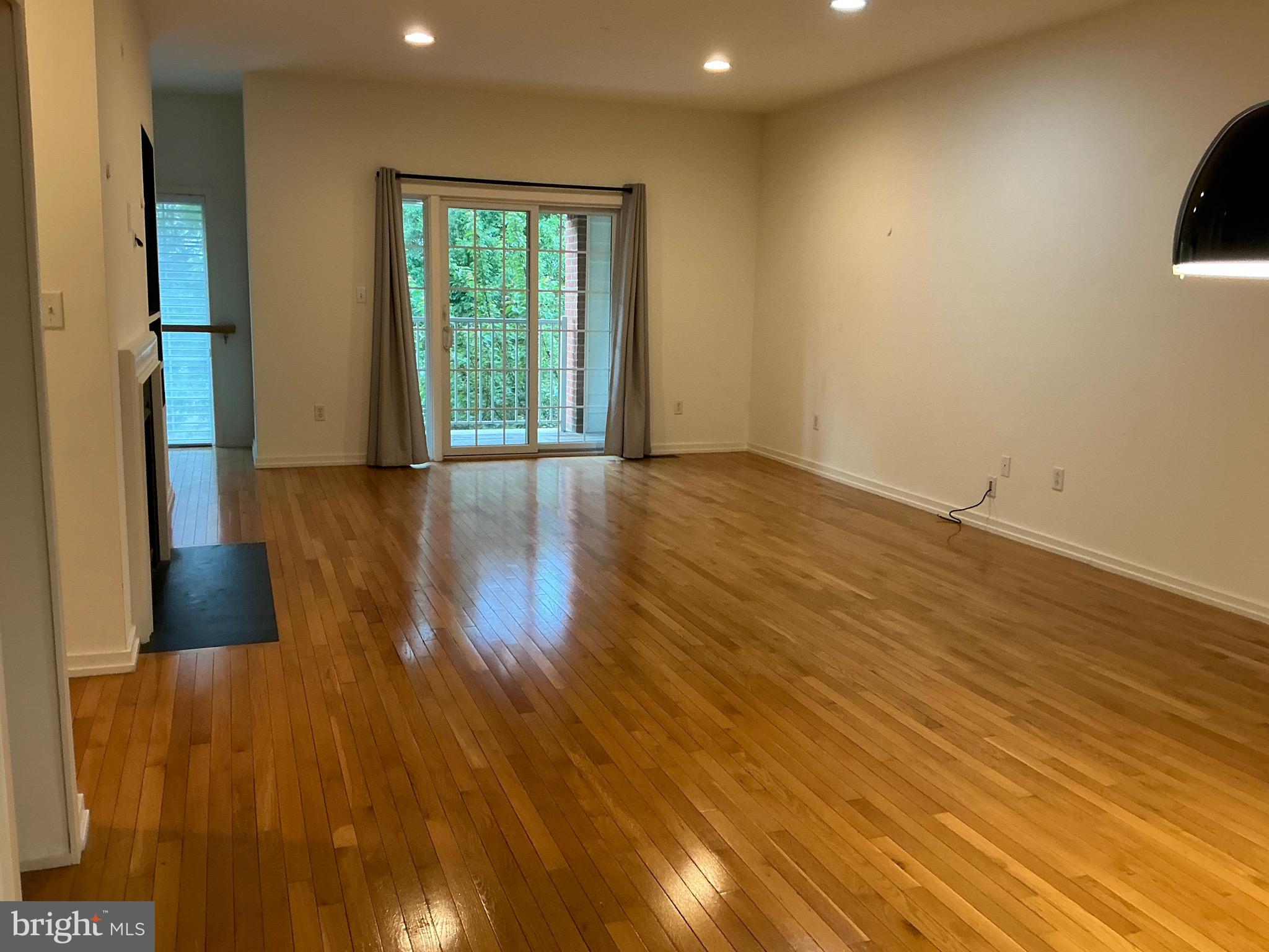 CHRISTINA LANDING - Residential