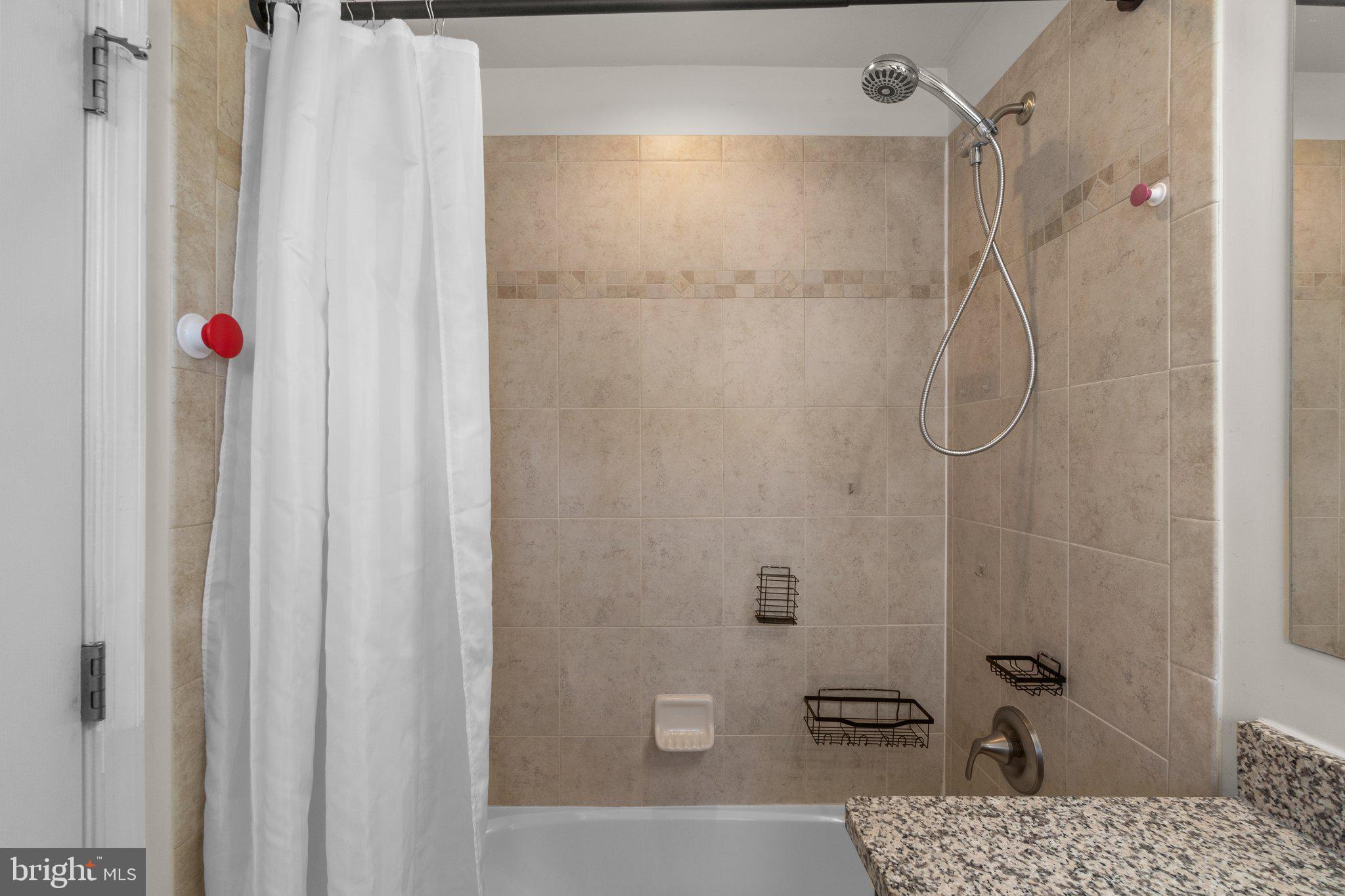 BLUE STREAM - Residential Lease