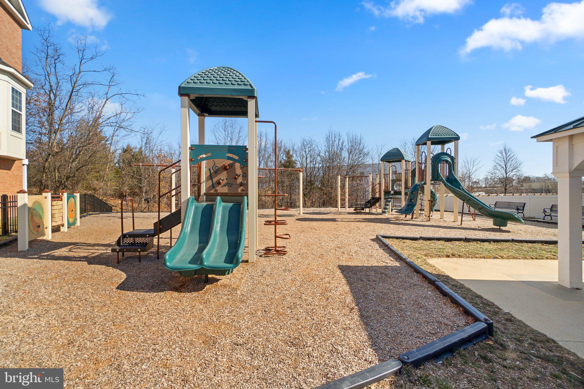 BLUE STREAM - Residential Lease