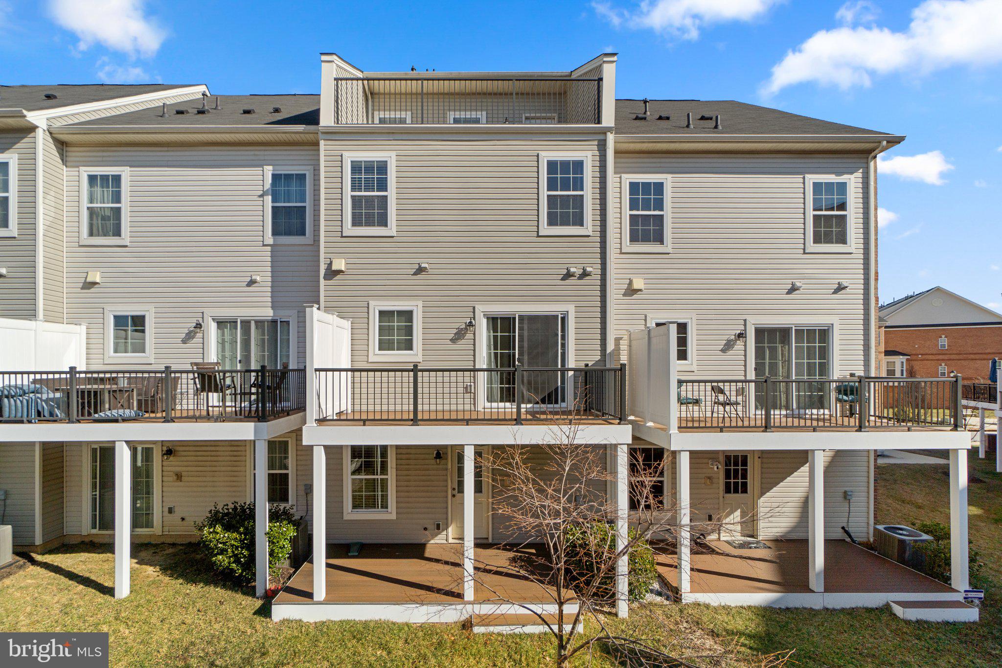 BLUE STREAM - Residential Lease