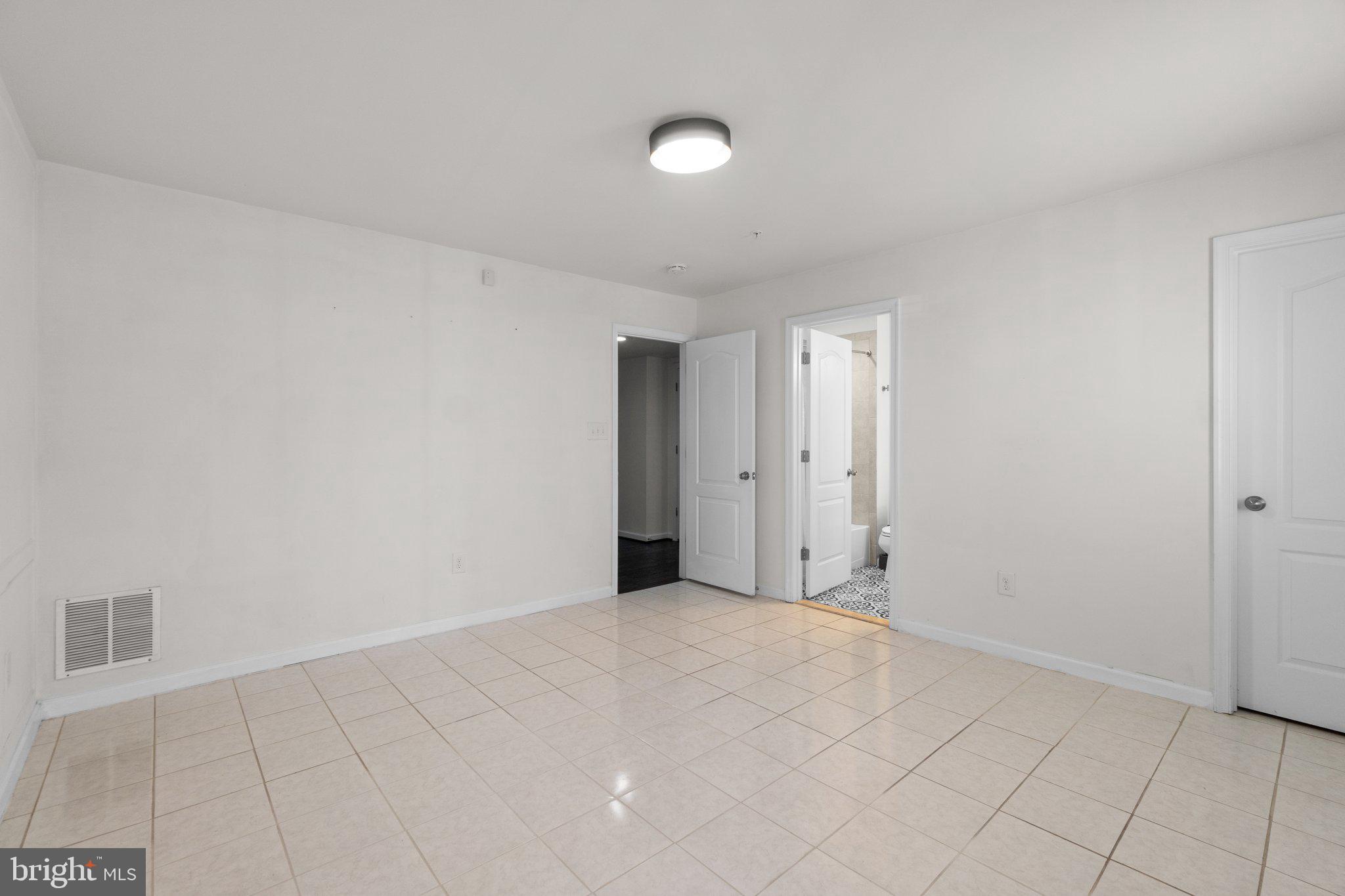 BLUE STREAM - Residential Lease