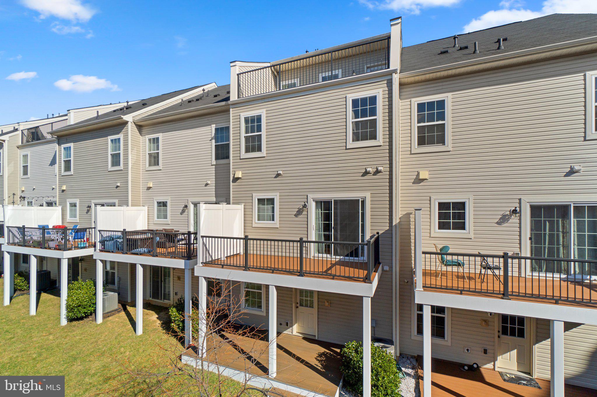 BLUE STREAM - Residential Lease