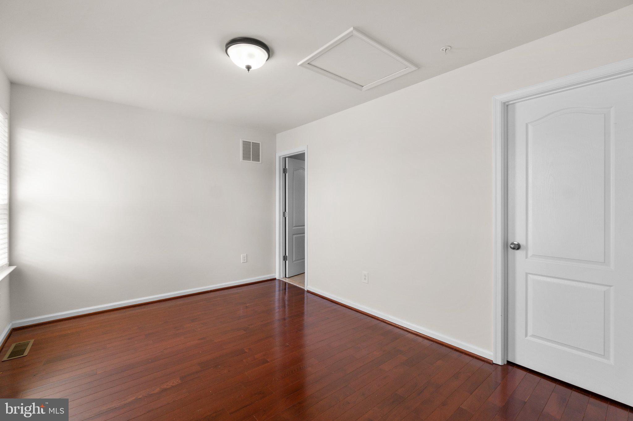 BLUE STREAM - Residential Lease