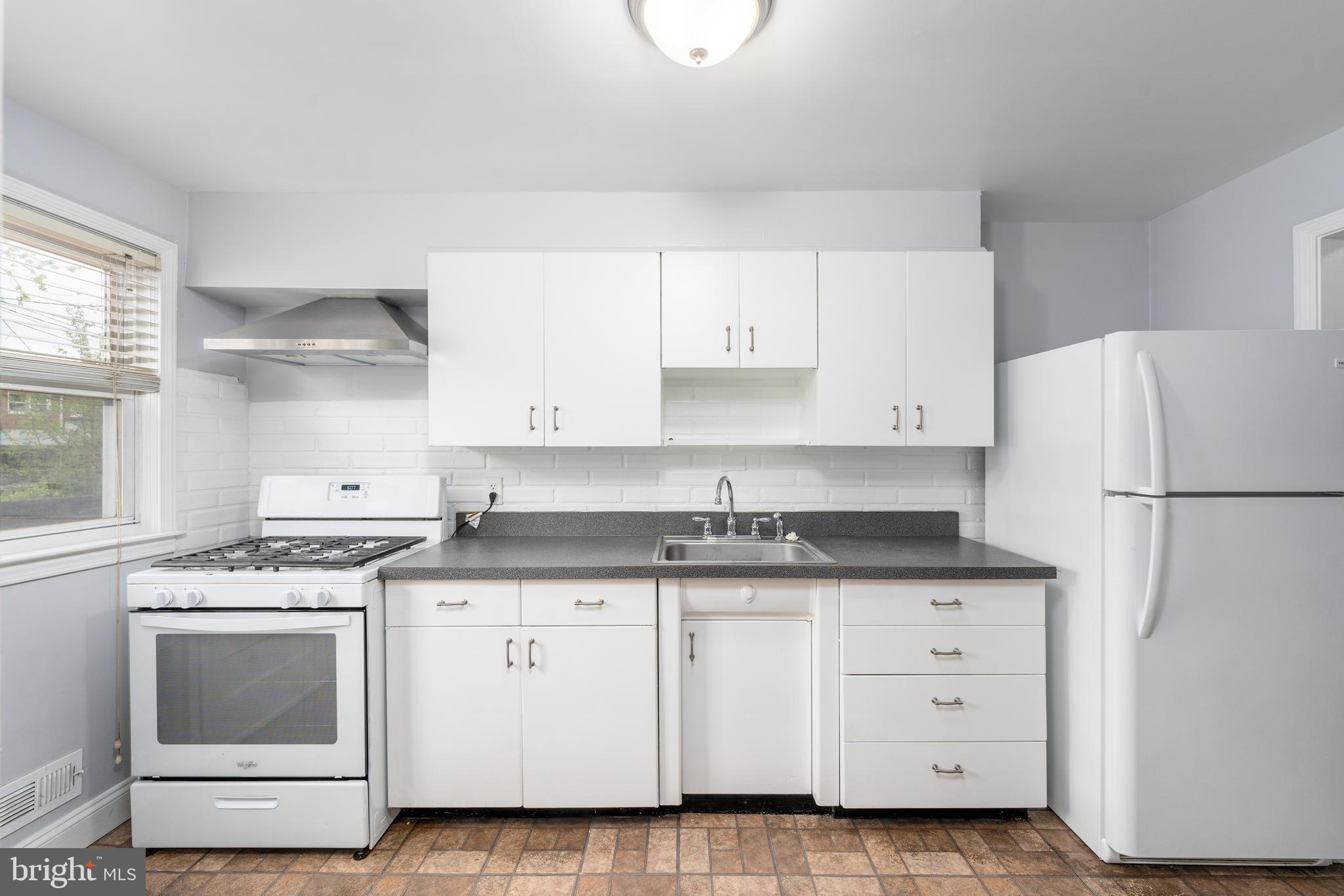 GWYNN OAK SUMMIT - Residential Lease