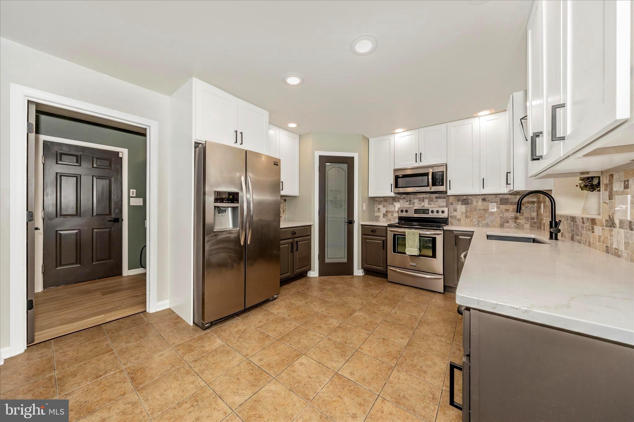 PENN NATIONAL ESTATES - Residential