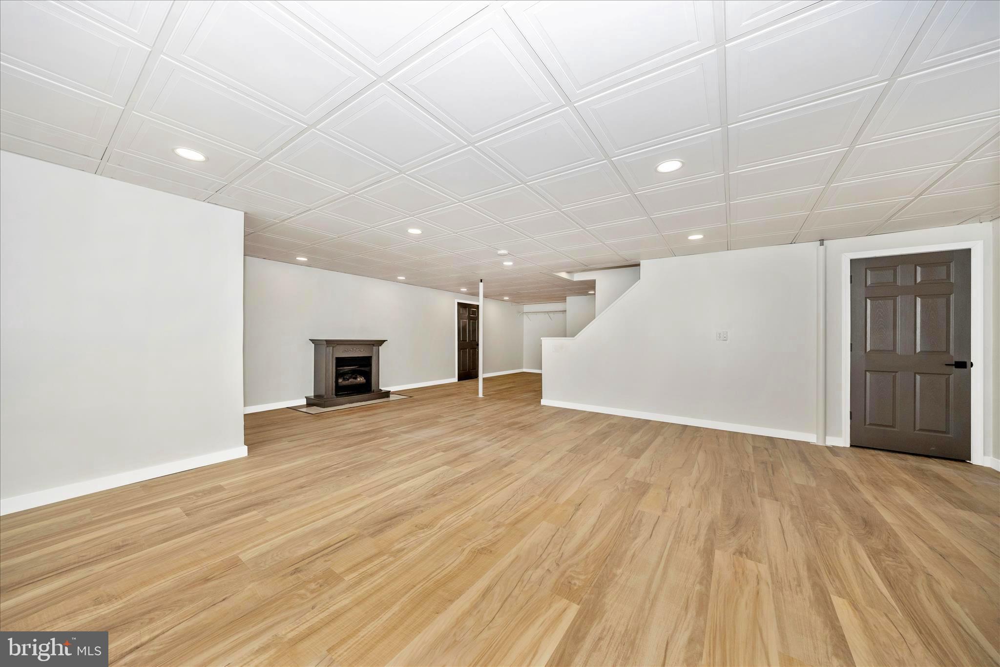 PENN NATIONAL ESTATES - Residential