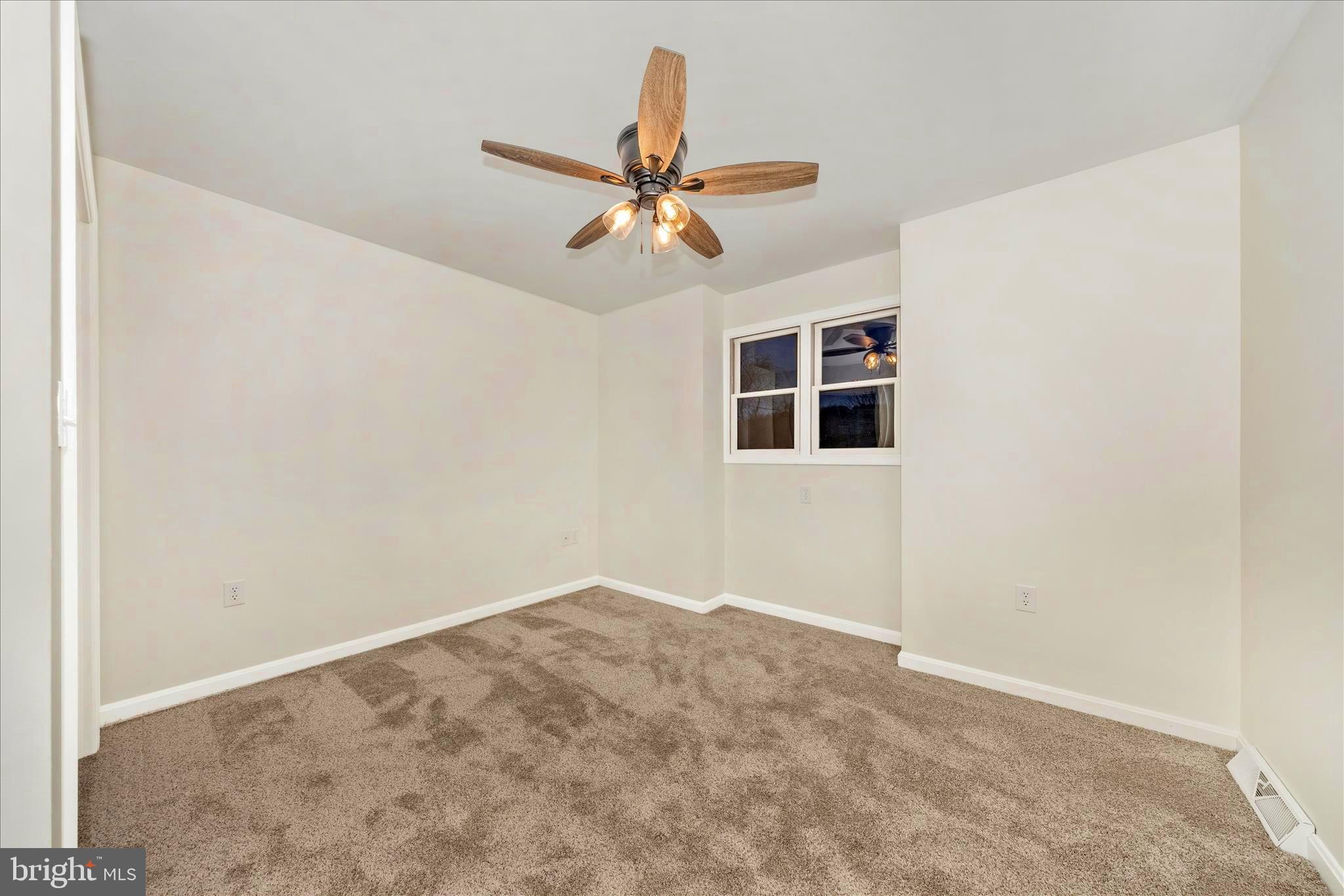 PENN NATIONAL ESTATES - Residential