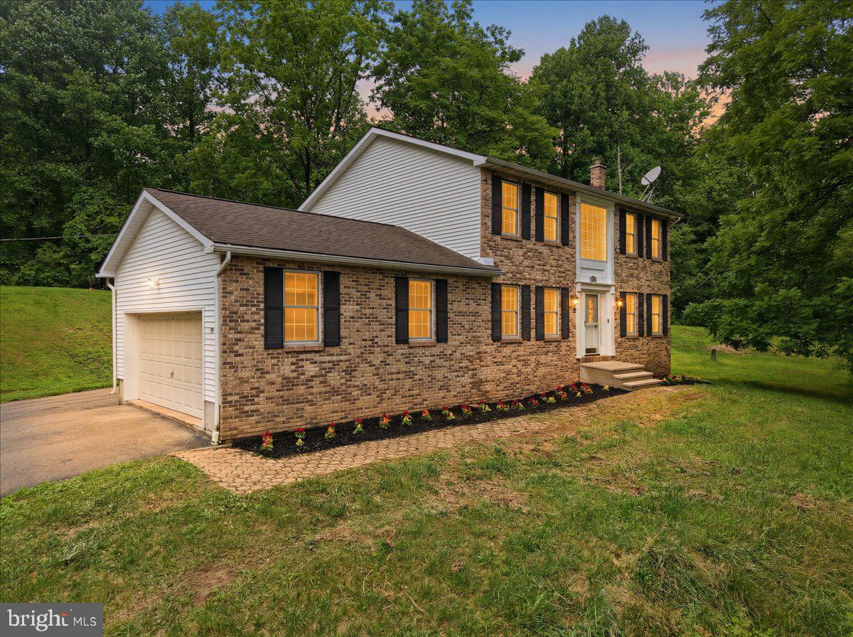 112 RED CHERRY LANE