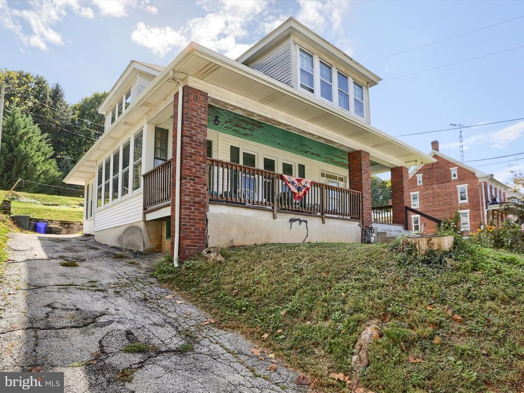 Photo of 137 W Main Street, WINDSOR, PA 17366 (MLS # PAYK2091560)