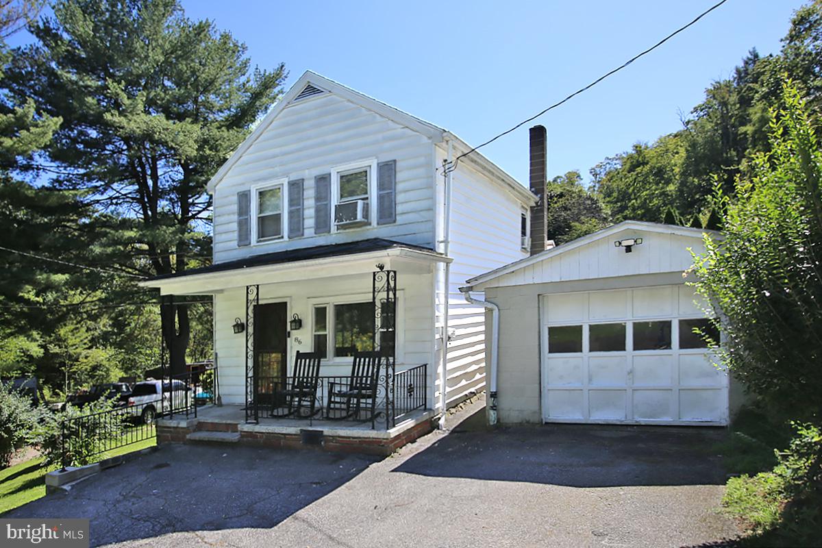 86 CAROLINE AVENUE
