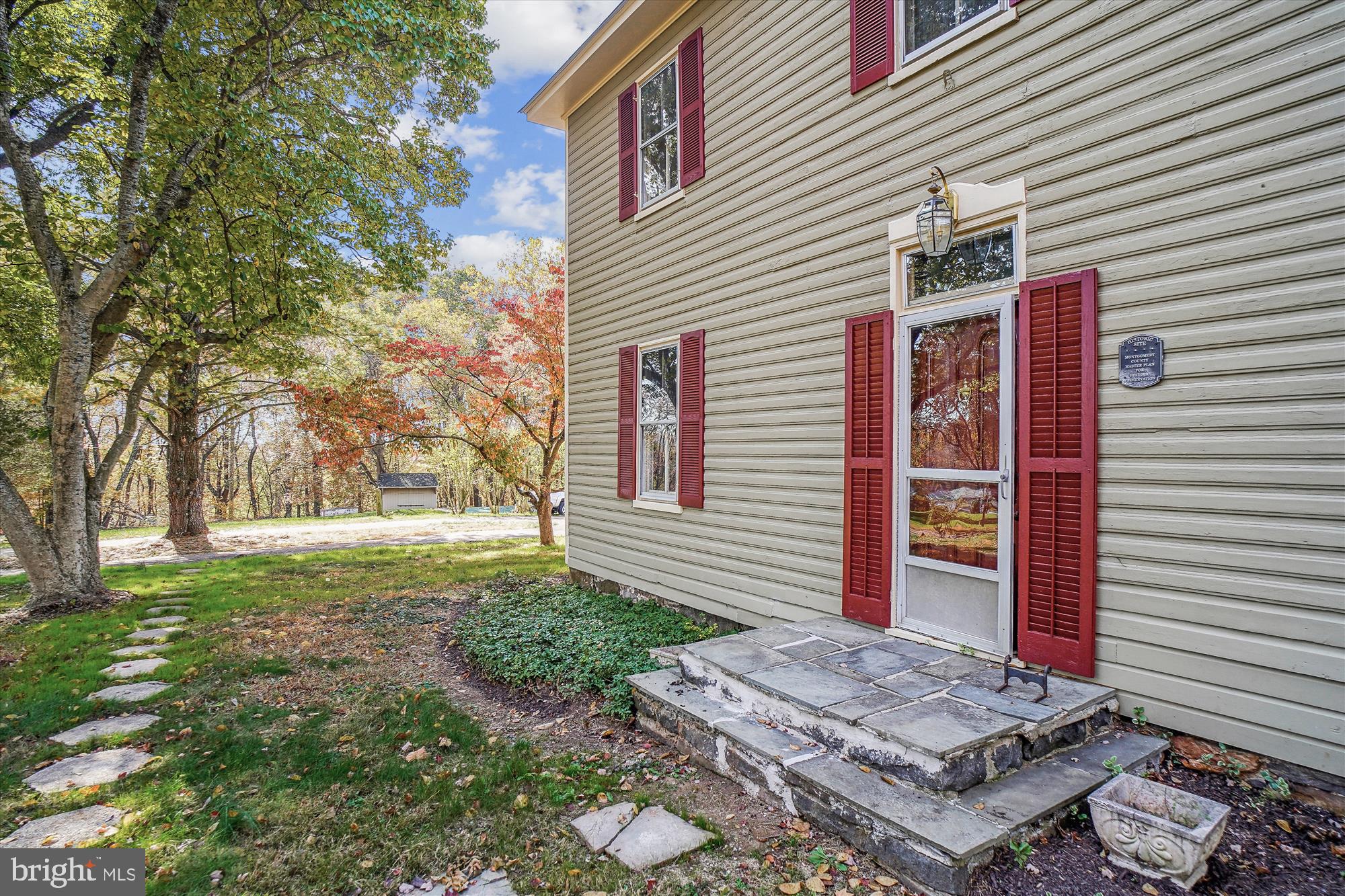 BARNESVILLE OUTSIDE - Residential