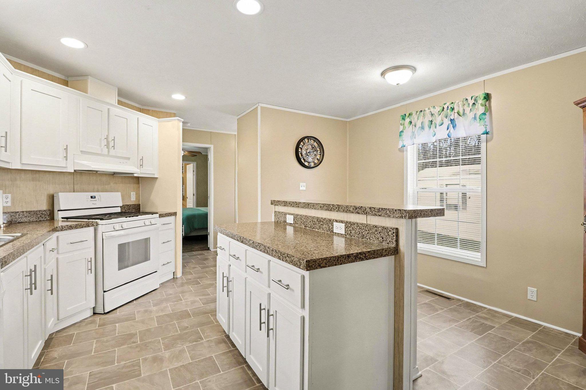 REGENCY SOUTH - Residential