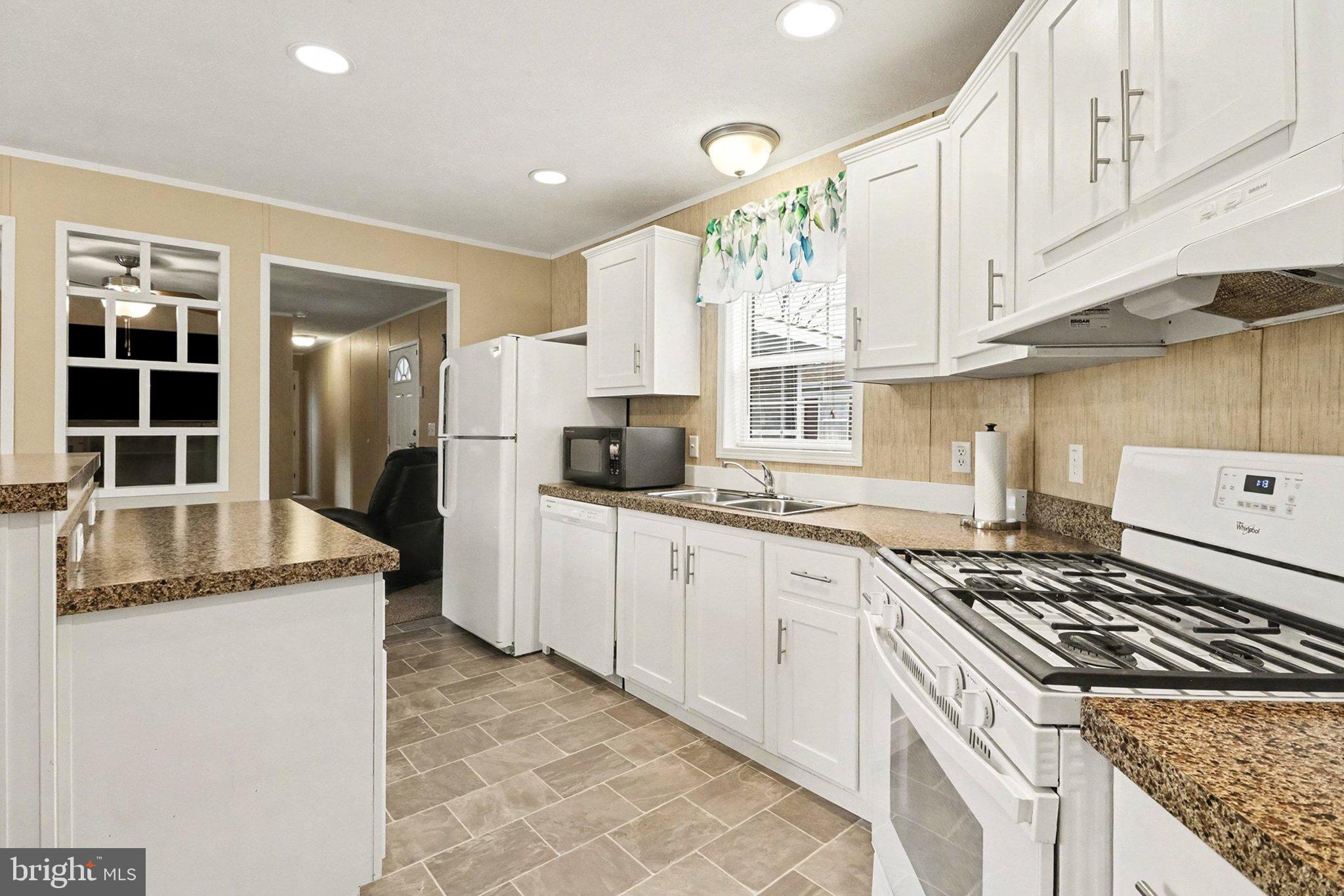 REGENCY SOUTH - Residential