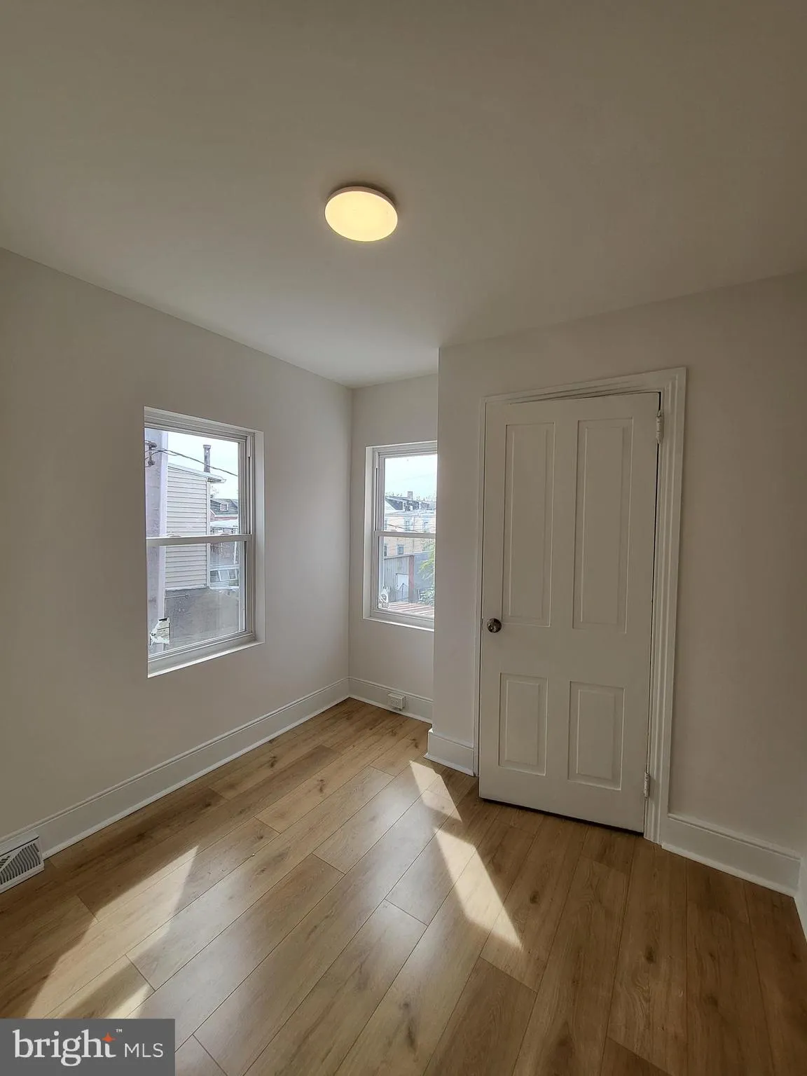 Reading, Pennsylvania 19601, United States, 4 Bedrooms Bedrooms, ,2 BathroomsBathrooms,Residential,Active,221662