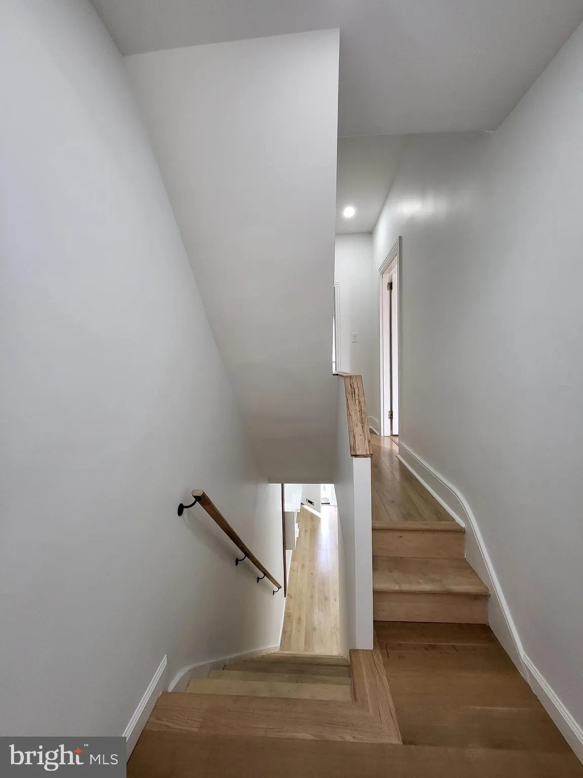 Reading, Pennsylvania 19601, United States, 4 Bedrooms Bedrooms, ,2 BathroomsBathrooms,Residential,Active,221662