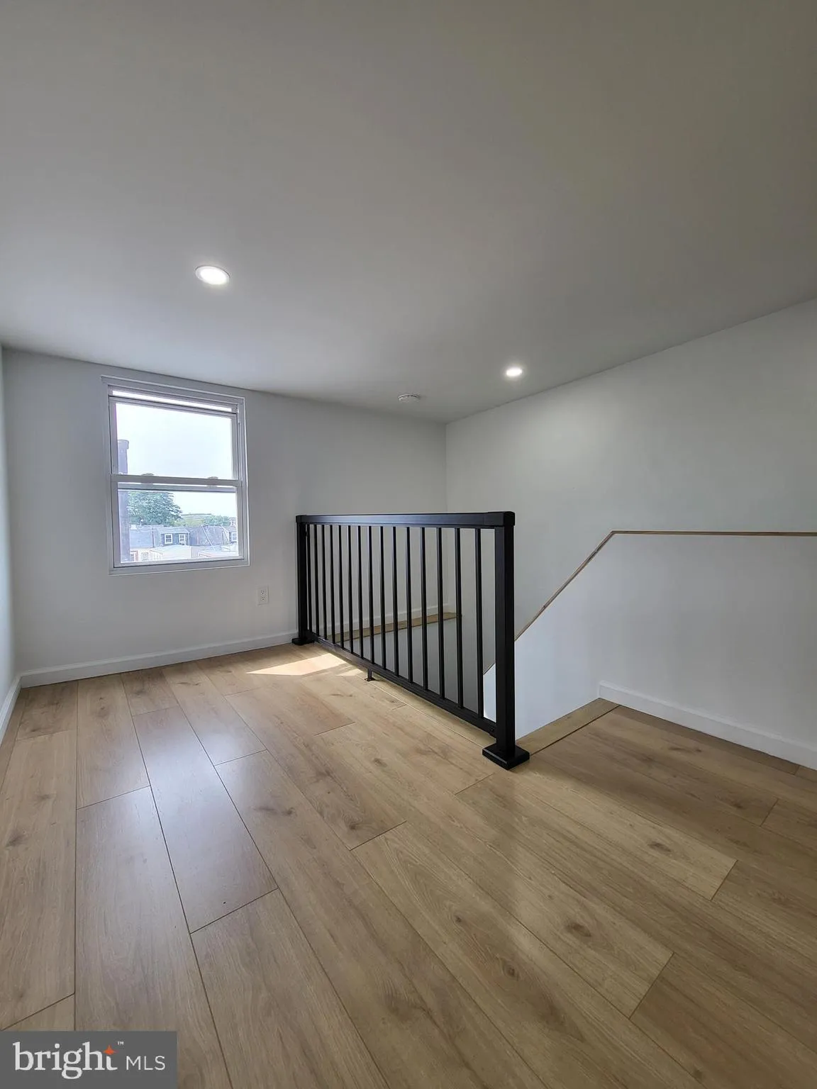 Reading, Pennsylvania 19601, United States, 4 Bedrooms Bedrooms, ,2 BathroomsBathrooms,Residential,Active,221662