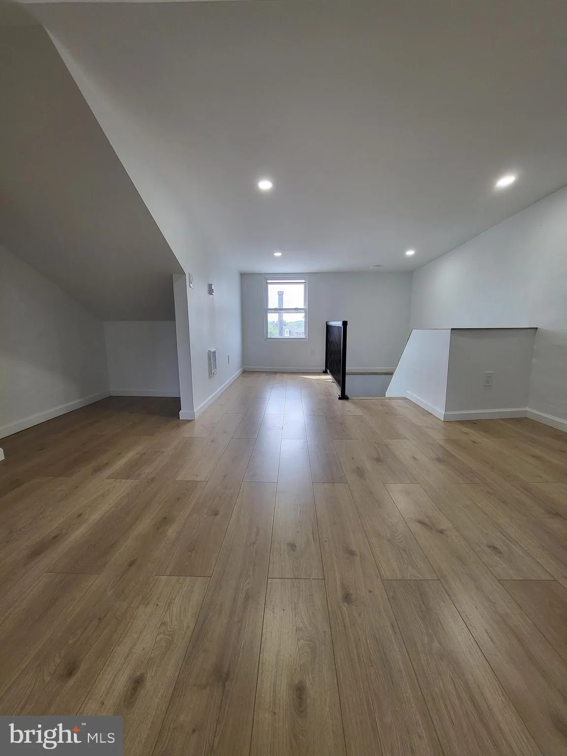 Reading, Pennsylvania 19601, United States, 4 Bedrooms Bedrooms, ,2 BathroomsBathrooms,Residential,Active,221662