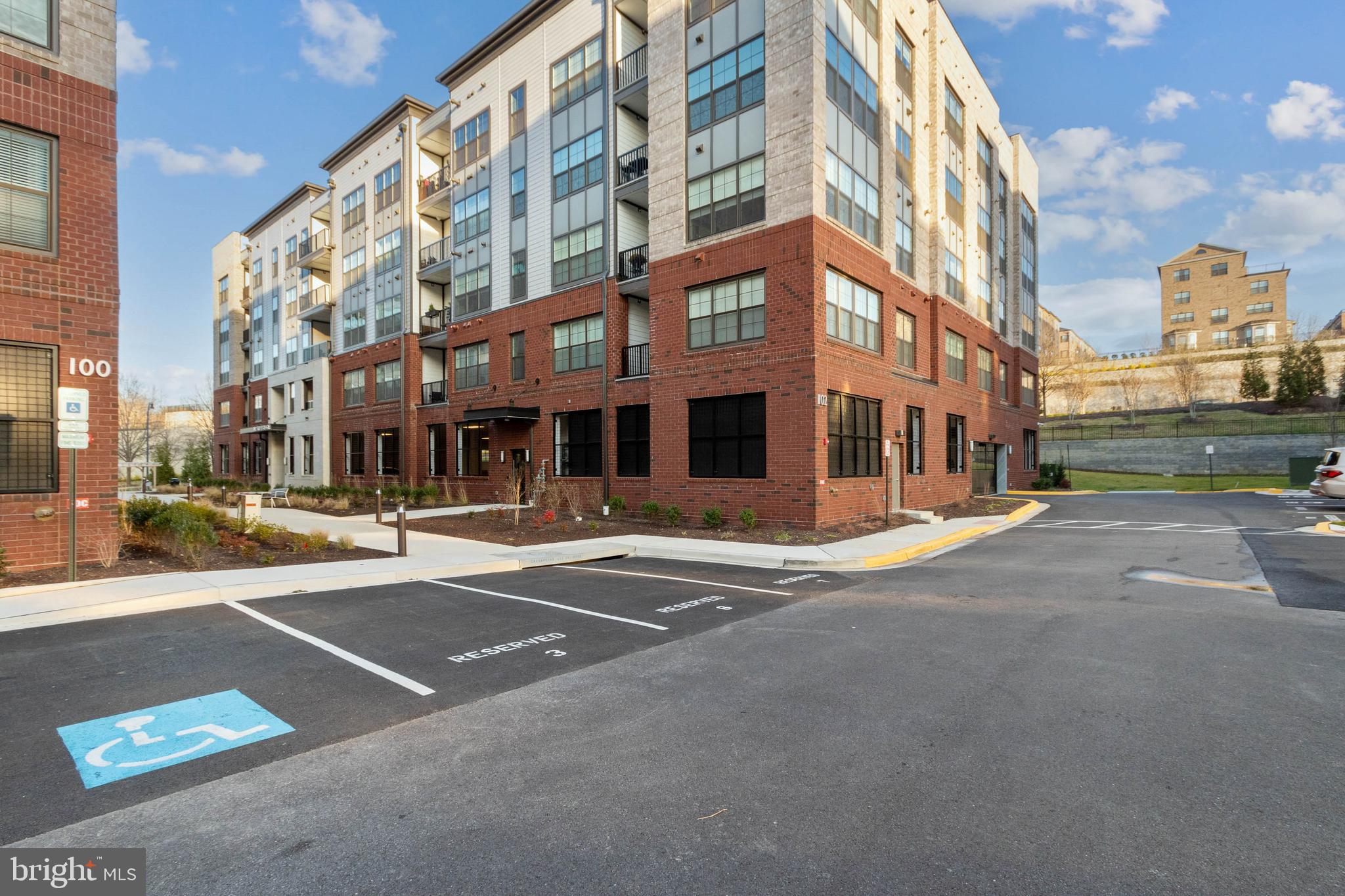 THE FLATS AT NATIONAL HARBOR - Residential Lease