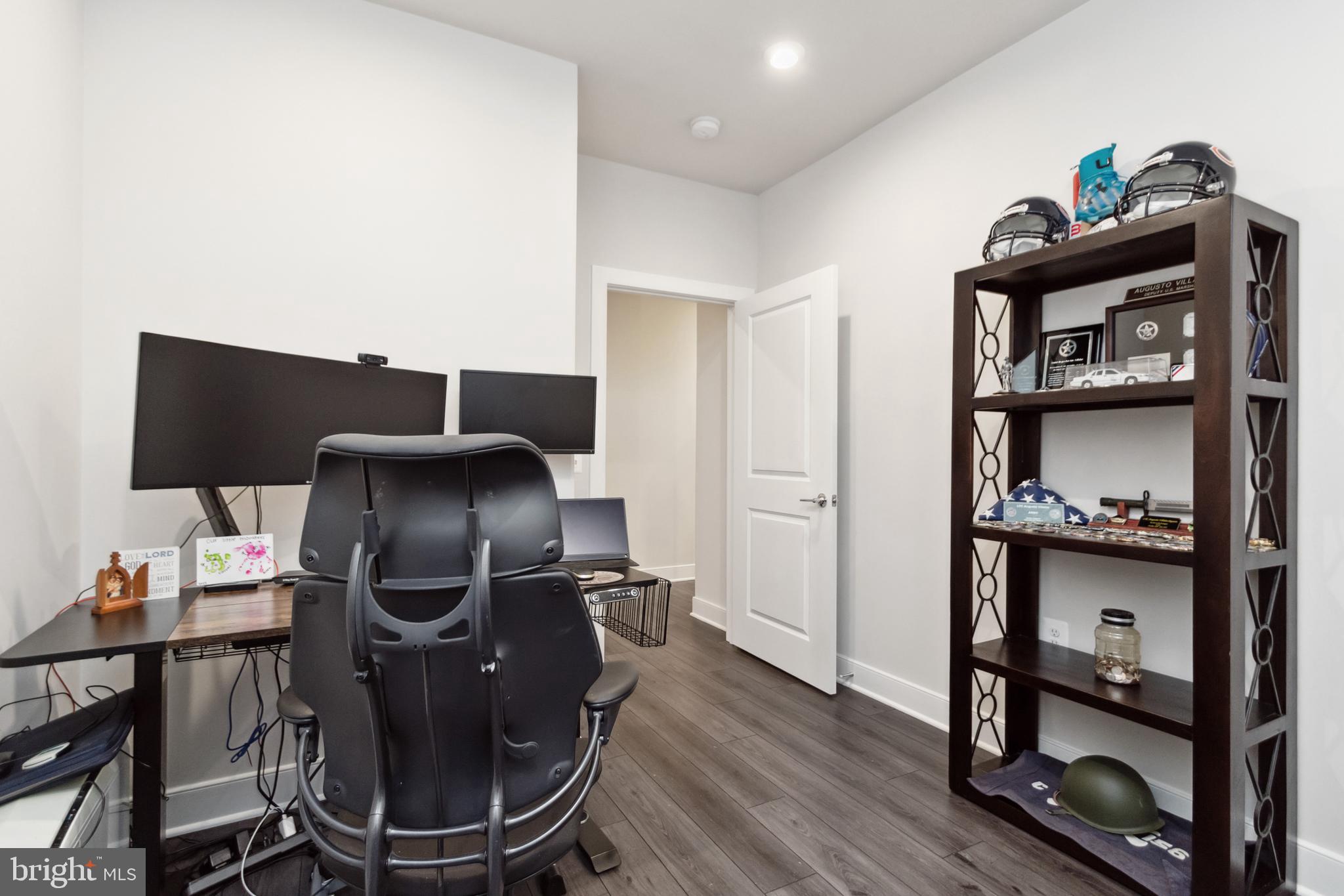 THE FLATS AT NATIONAL HARBOR - Residential Lease