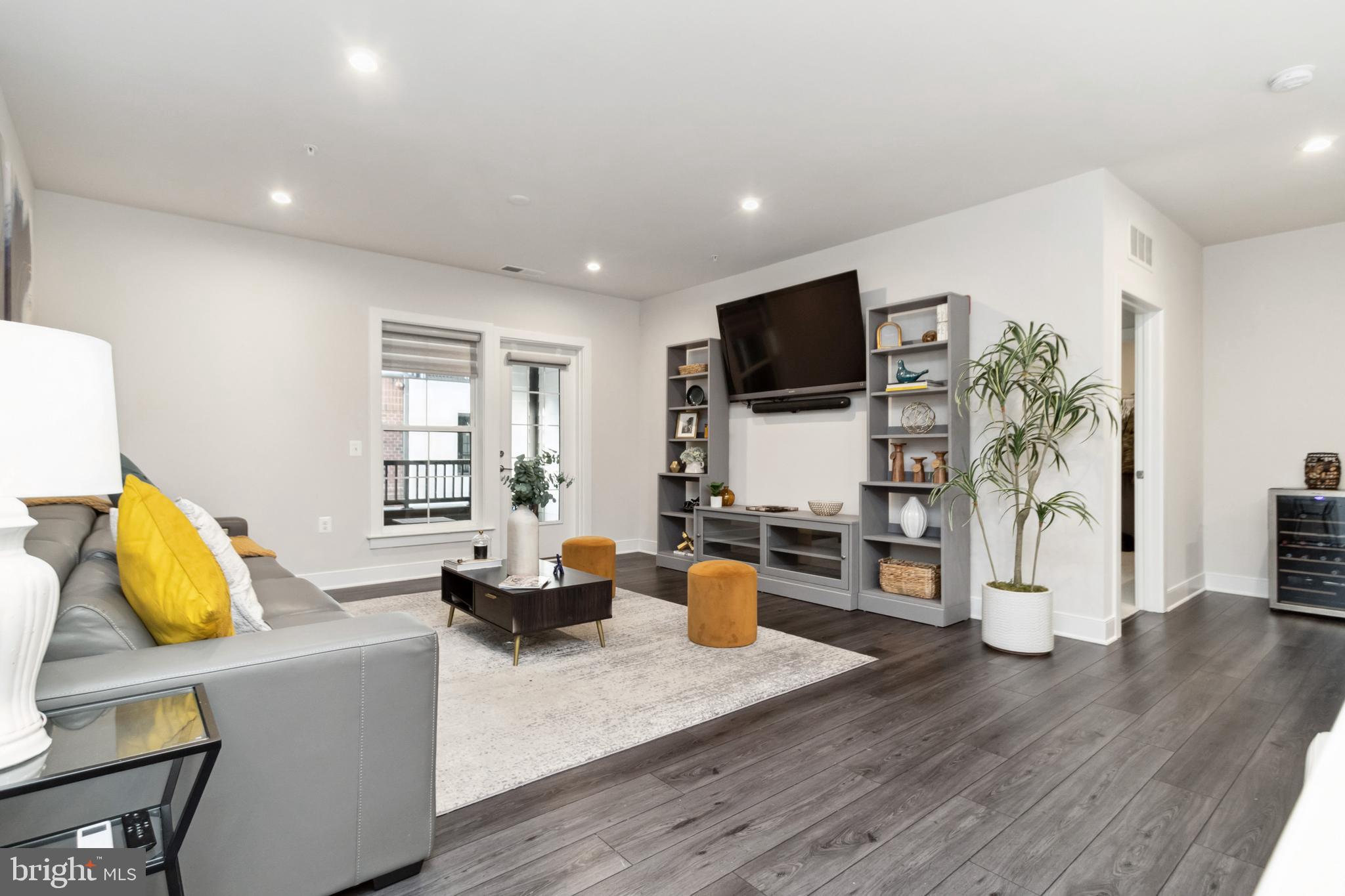 THE FLATS AT NATIONAL HARBOR - Residential Lease