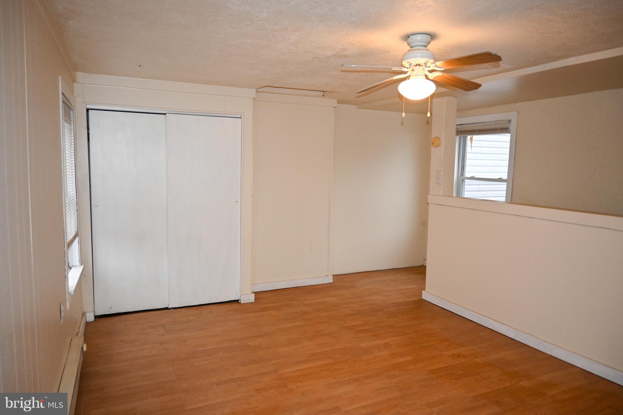 EAST KENSINGTON - Residential