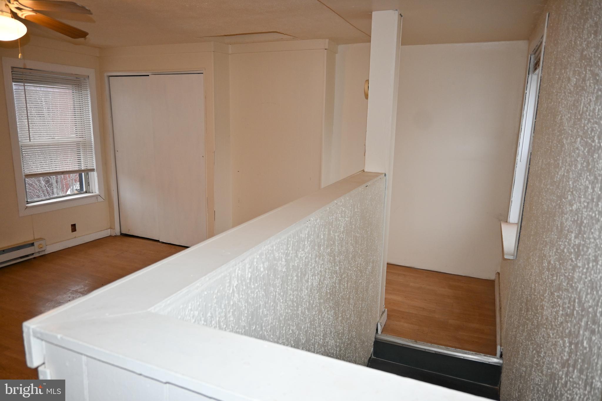 EAST KENSINGTON - Residential