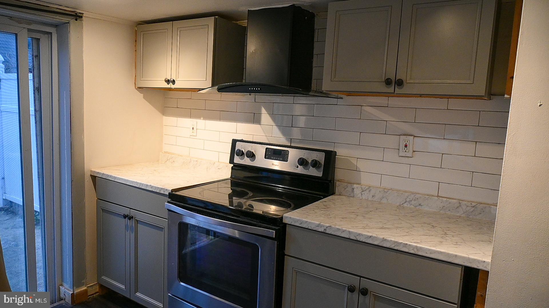 EAST KENSINGTON - Residential