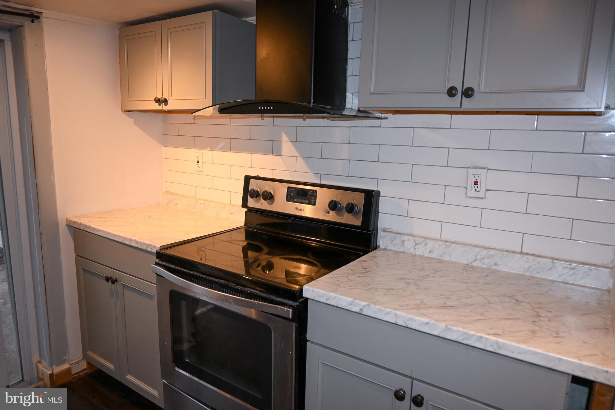 EAST KENSINGTON - Residential