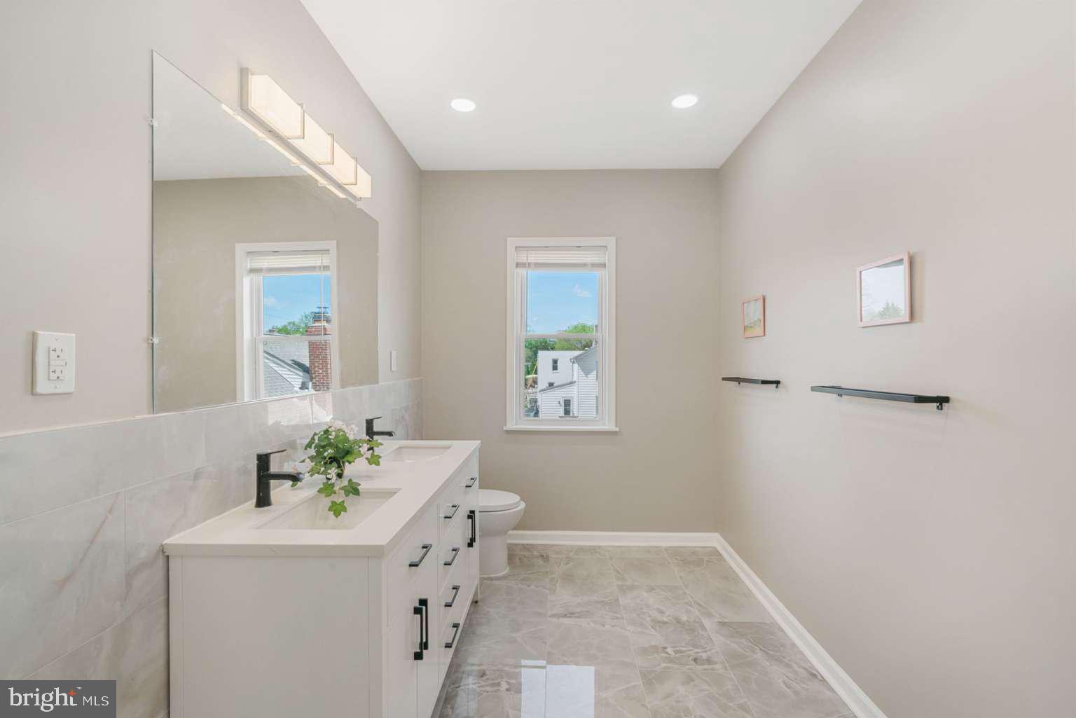 OAKMONT - Residential