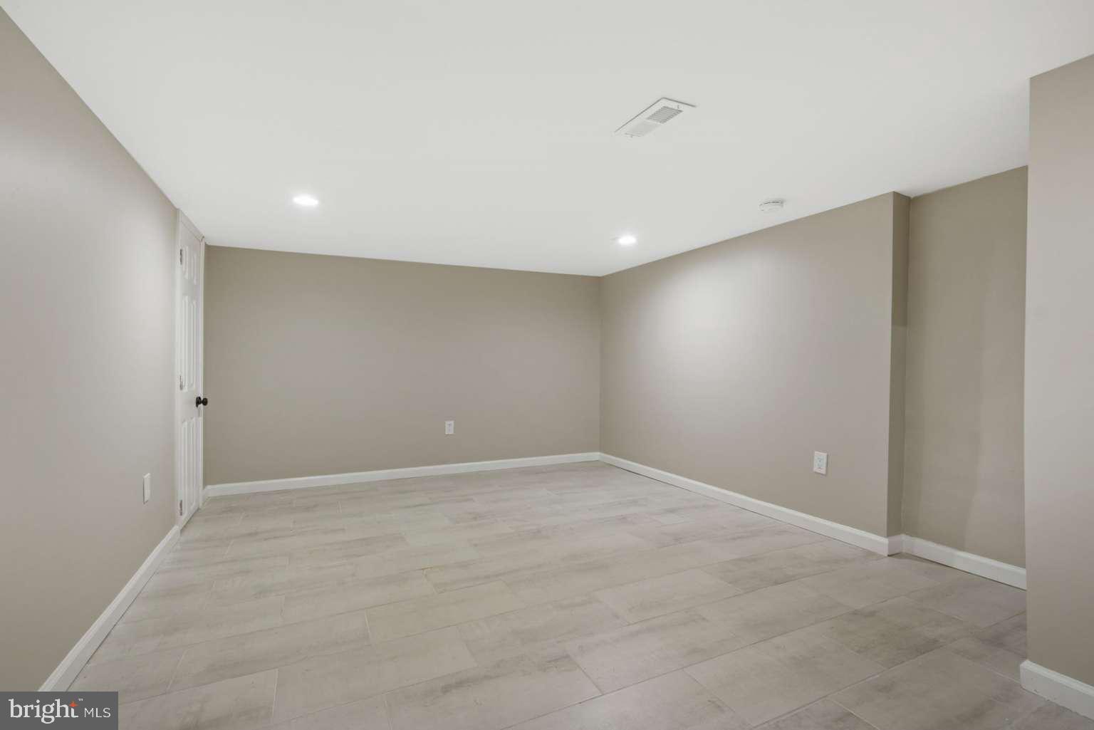 OAKMONT - Residential