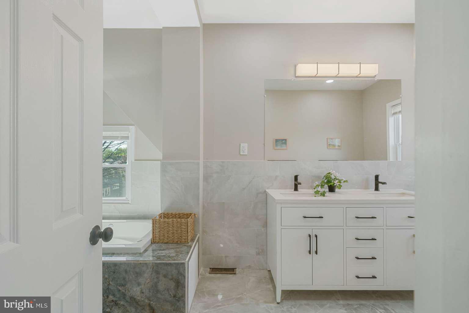 OAKMONT - Residential