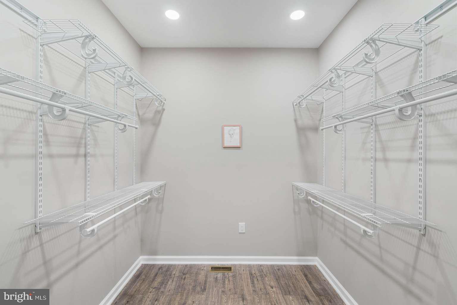 OAKMONT - Residential