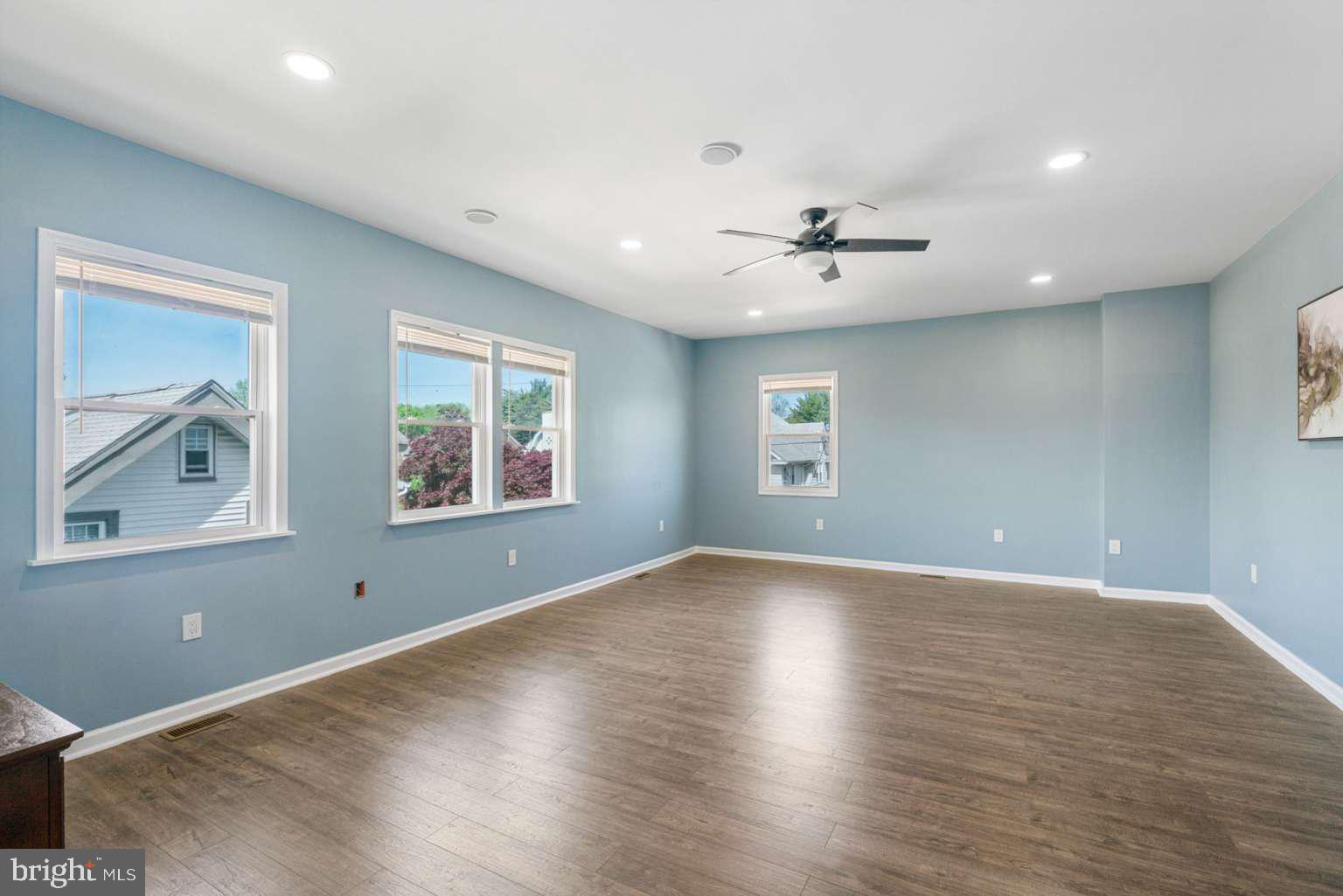 OAKMONT - Residential