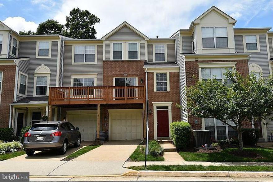 NEW Stainless appliances. Spacious 3BR/2.5 Baths, Hardwood Floors main level, New carpet upper level, Granite Countertops. Gas fireplace, Ceiling fans, New Paint.   EXCELLENT location near Gov Center/Fair Oaks Mall. Rec facility includes pool, tennis, work-out room, sauna & racket Ball.  Garage!  Also Close to Wegman's  shops/restaurants of Fairfax Corner!    Extra Parking right across the street.