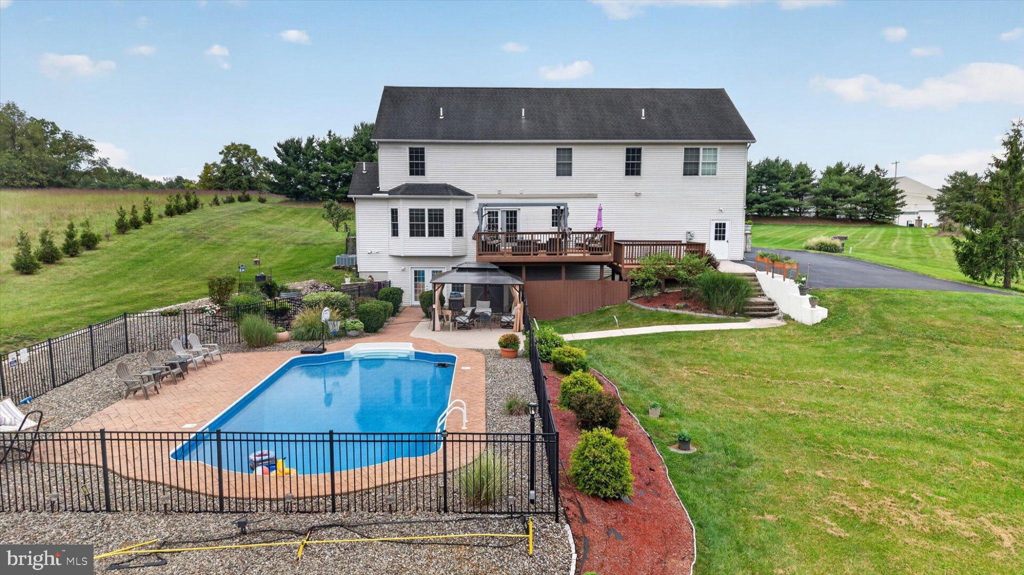 6 SOUDER COURT
